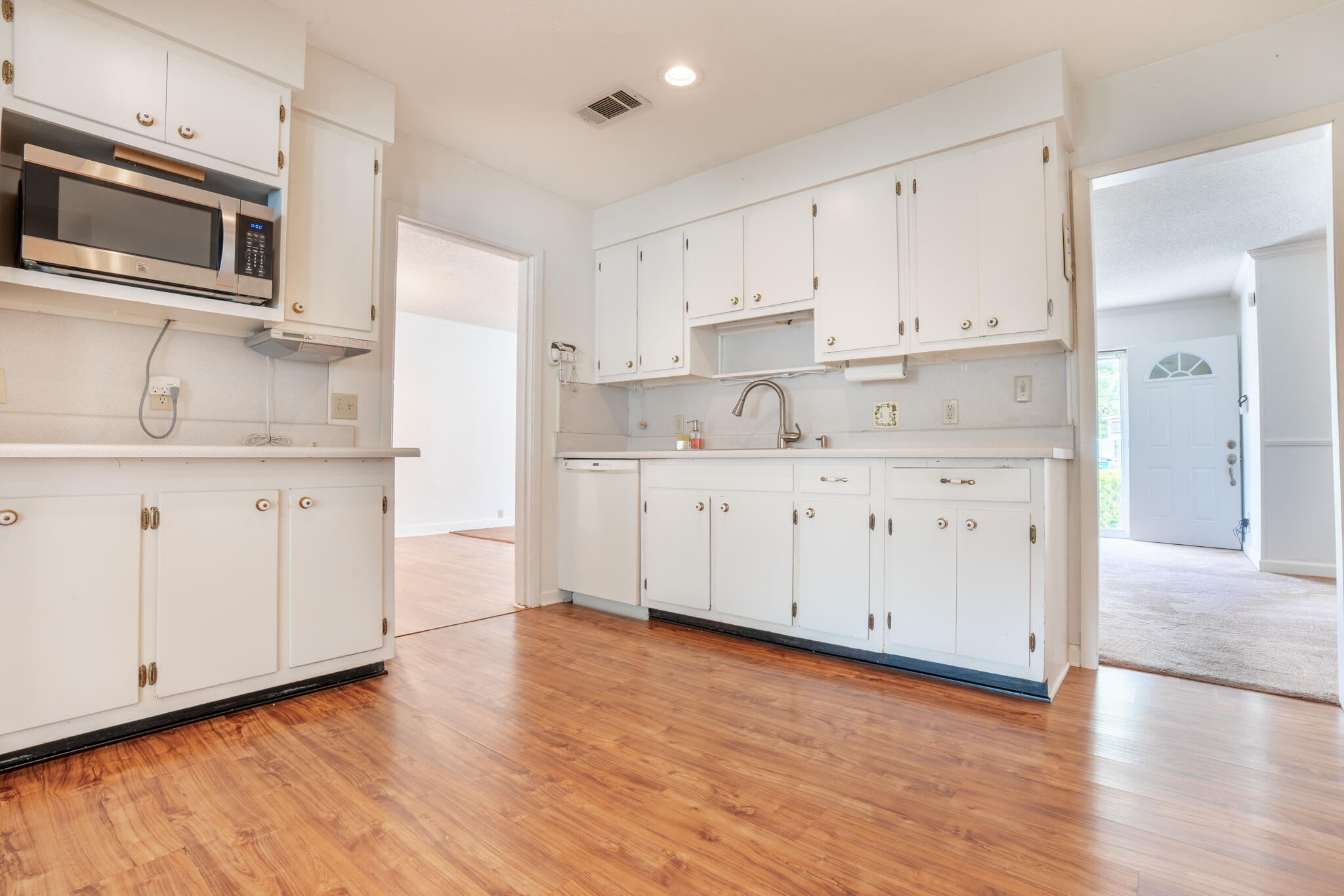 CAROL ANNE MANOR 1ST ADDN - Residential
