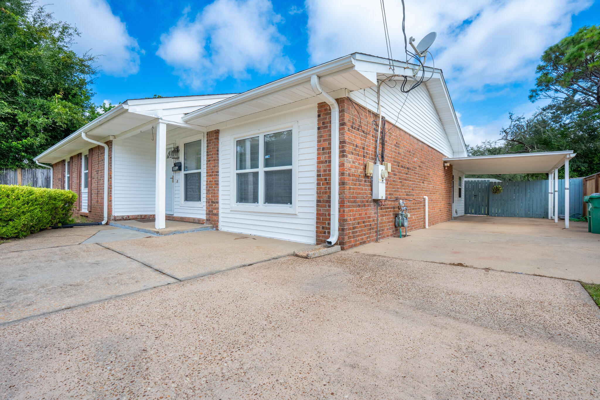 CAROL ANNE MANOR 1ST ADDN - Residential