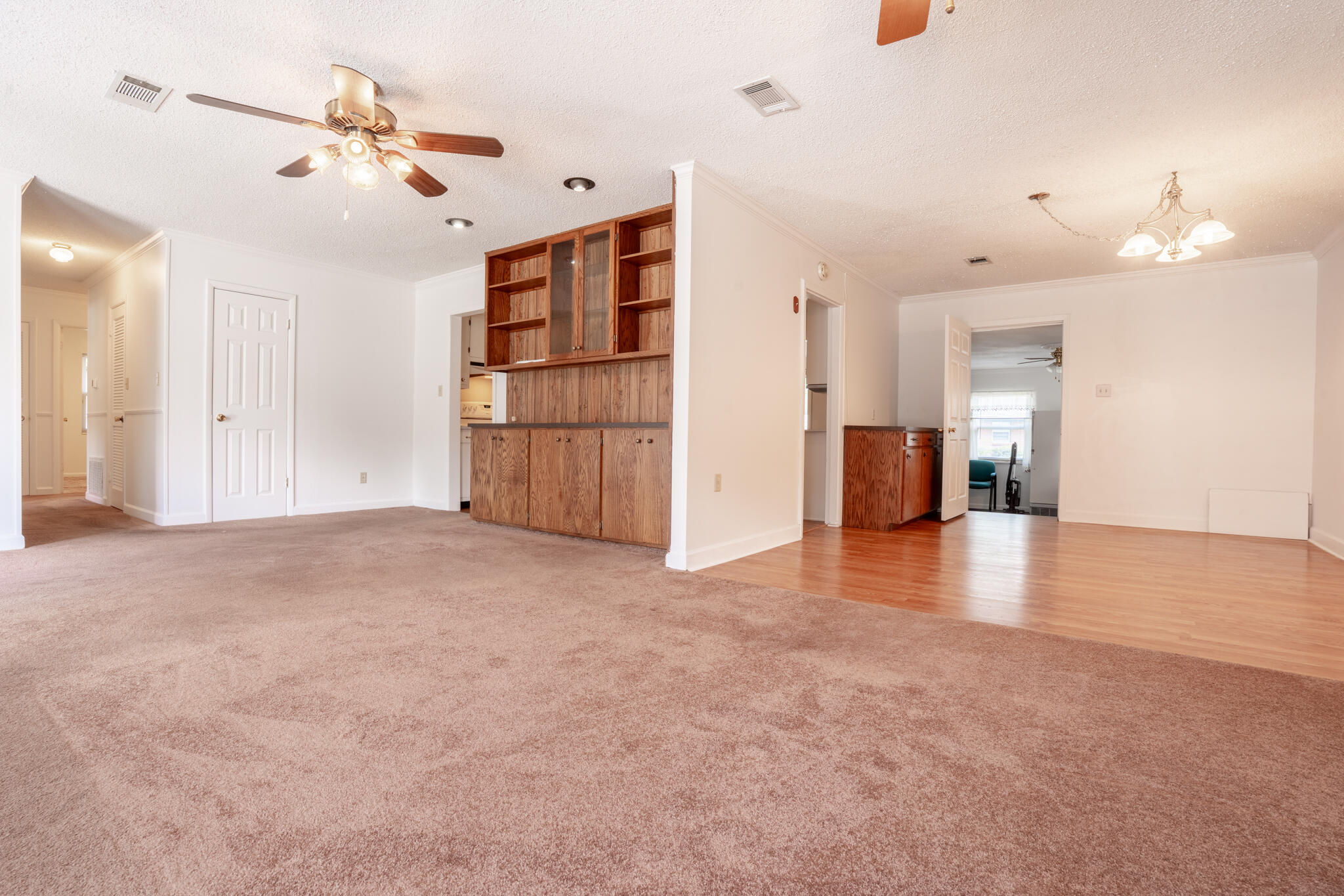 CAROL ANNE MANOR 1ST ADDN - Residential