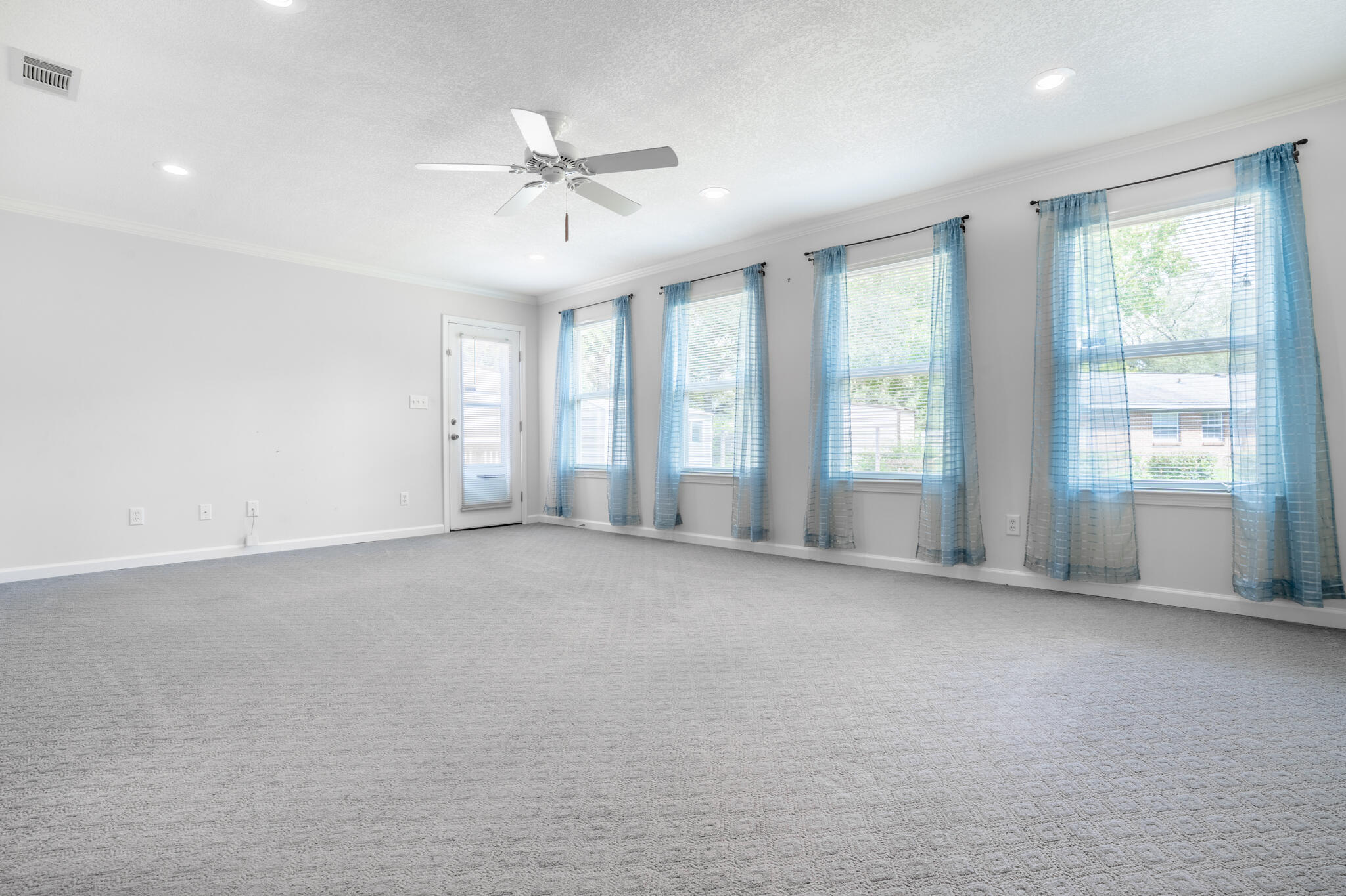 CAROL ANNE MANOR 1ST ADDN - Residential