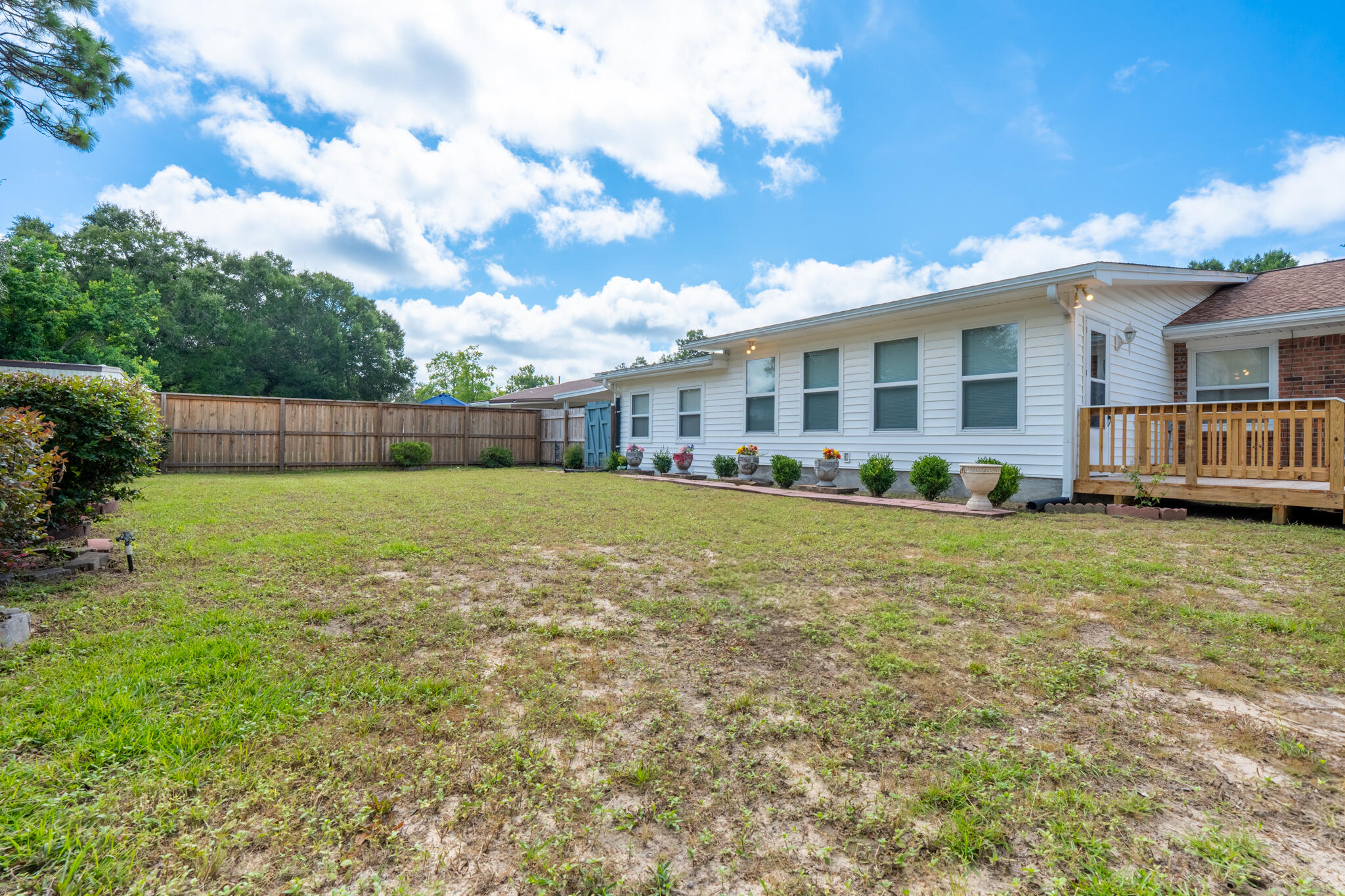 CAROL ANNE MANOR 1ST ADDN - Residential