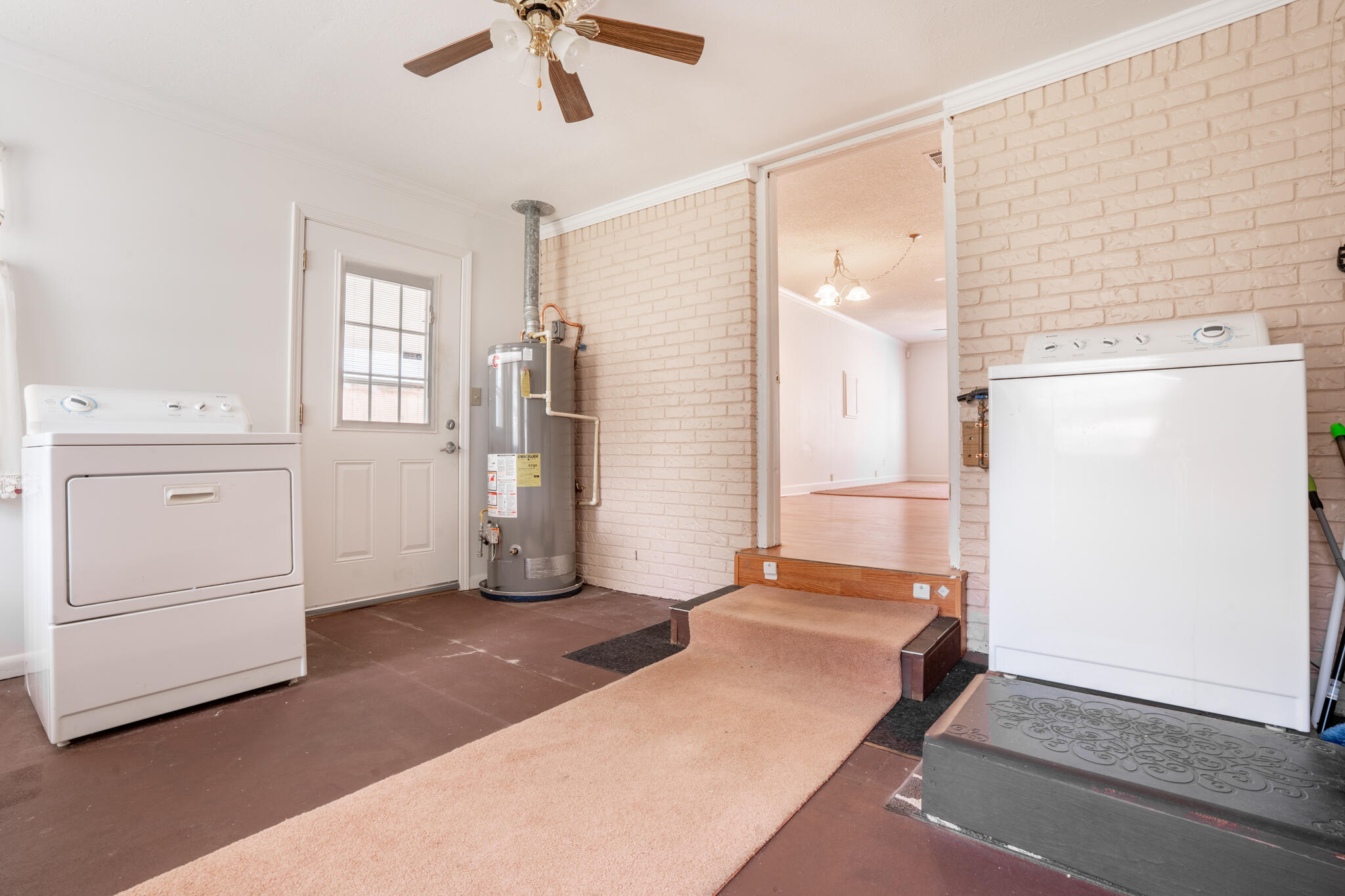 CAROL ANNE MANOR 1ST ADDN - Residential