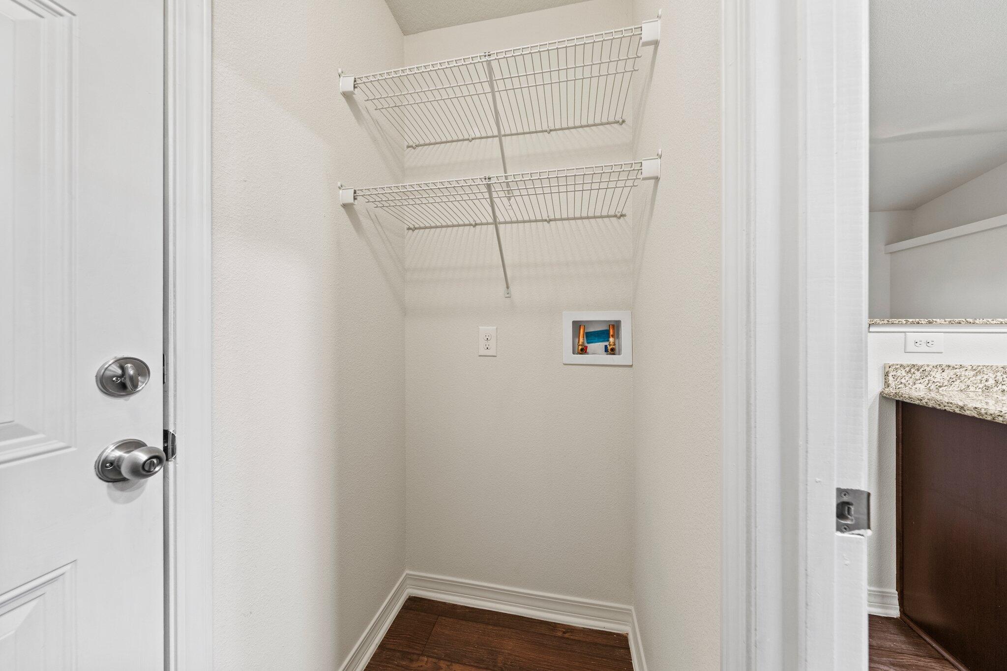 NAVARRE S/D 2ND ADDN - Residential Lease