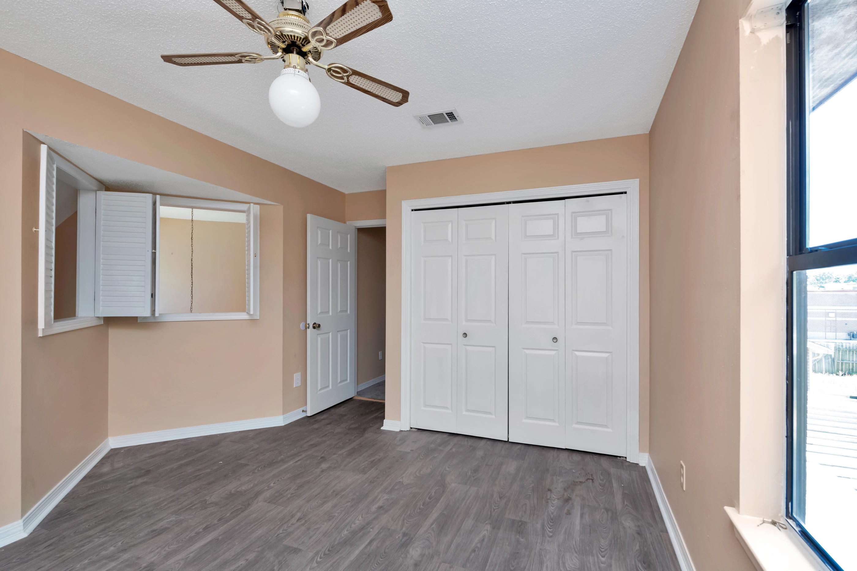 WOODLAND PARK ESTATES - Residential