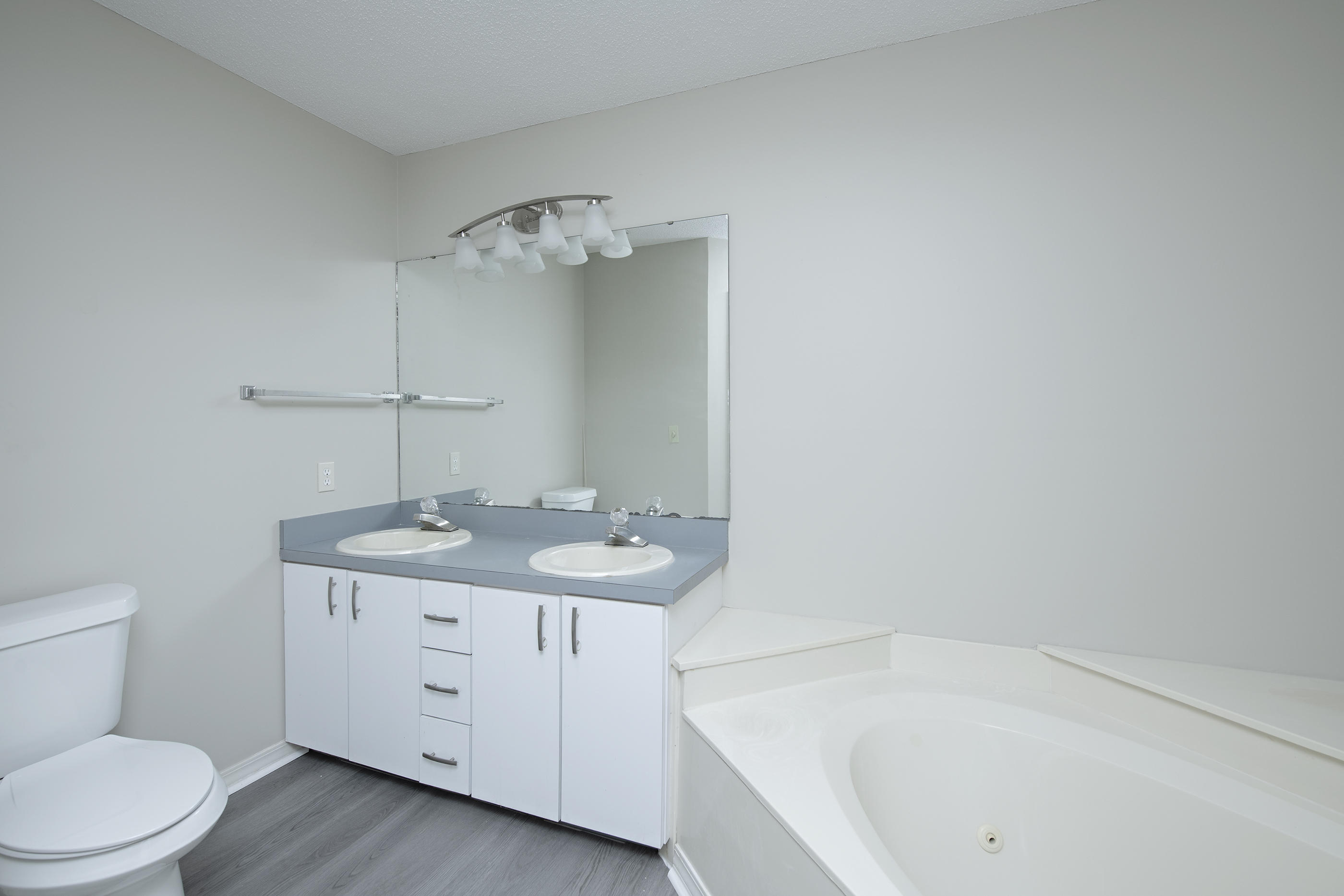 WOODLAND PARK ESTATES - Residential