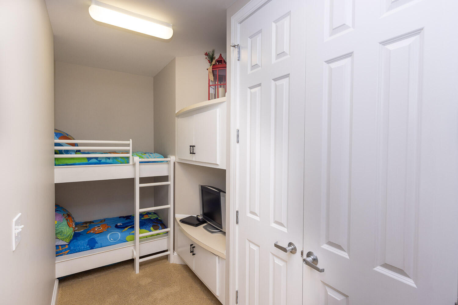 ALEXANDER AT PALM COURT - Residential