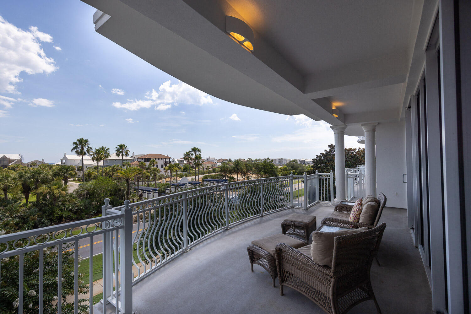 ALEXANDER AT PALM COURT - Residential