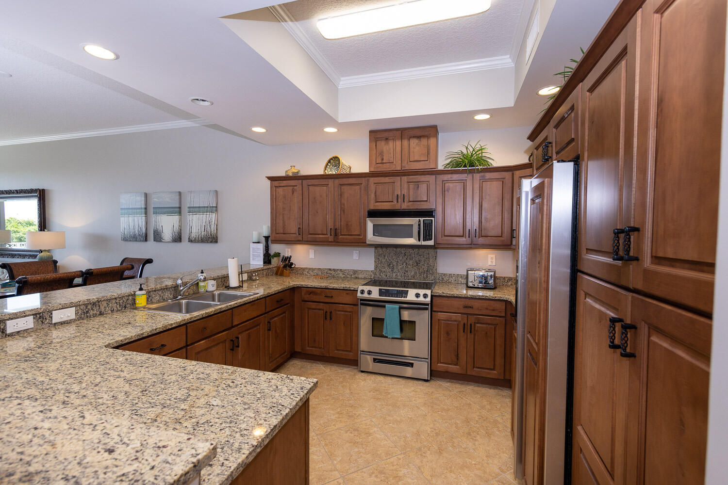 ALEXANDER AT PALM COURT - Residential