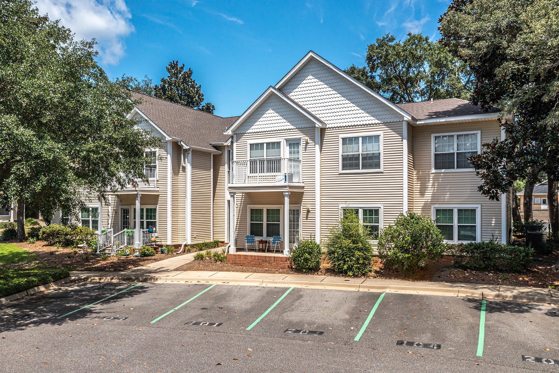 THE OAKS - Residential