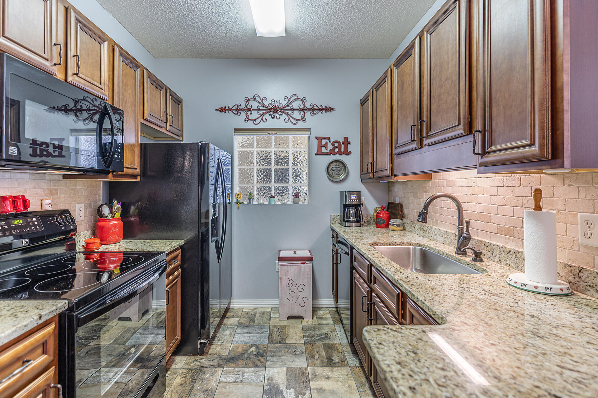 THE OAKS - Residential