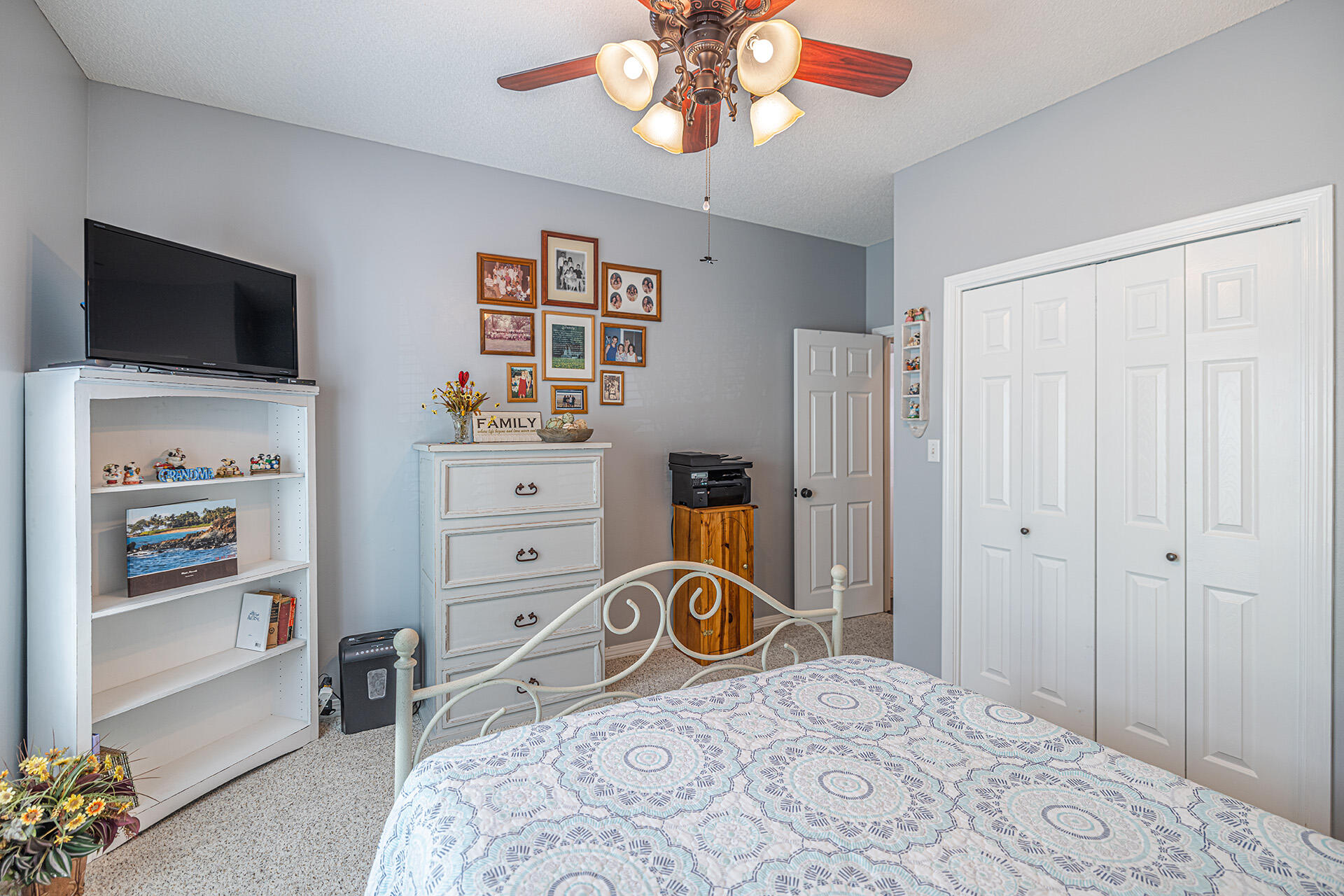 THE OAKS - Residential