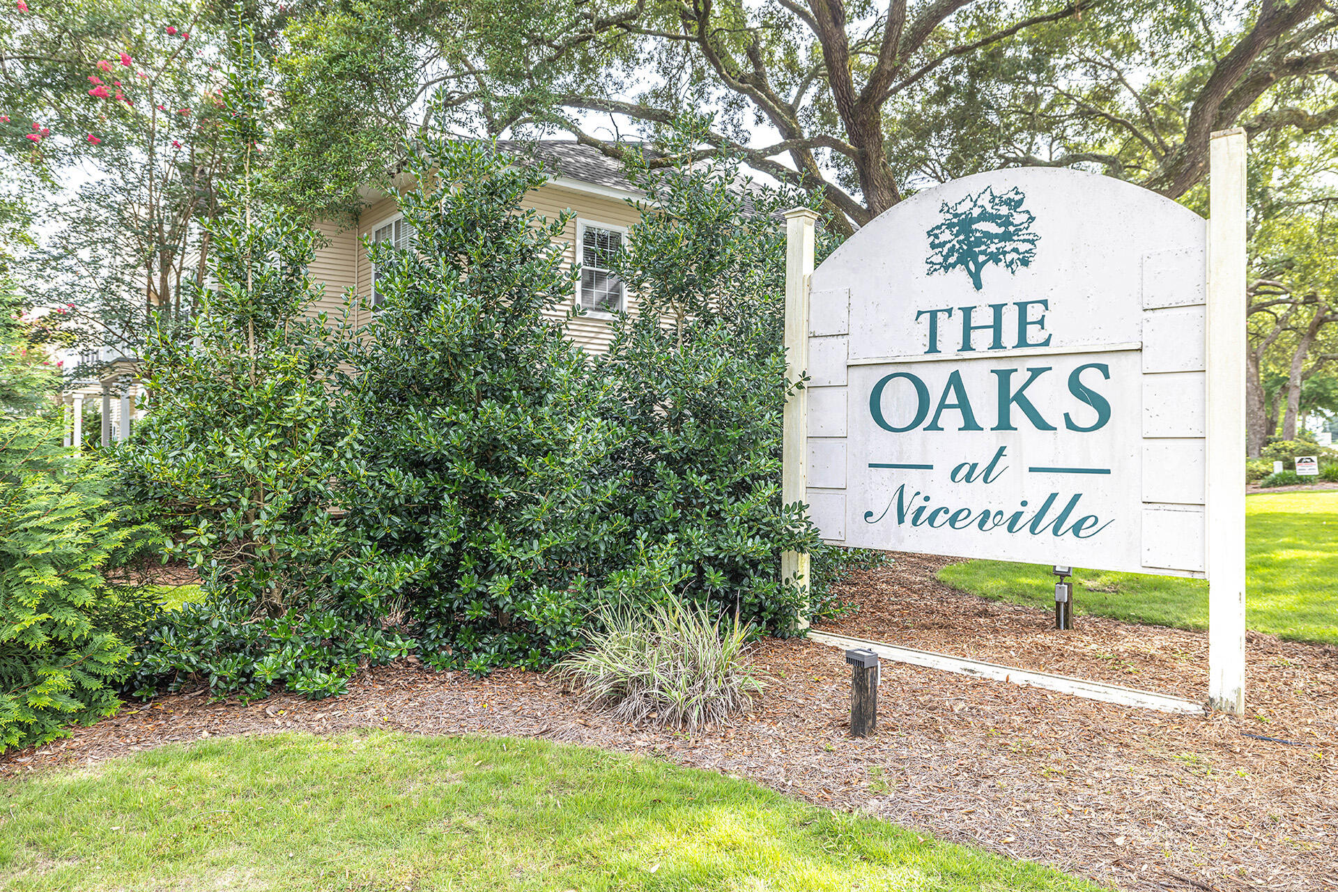 THE OAKS - Residential