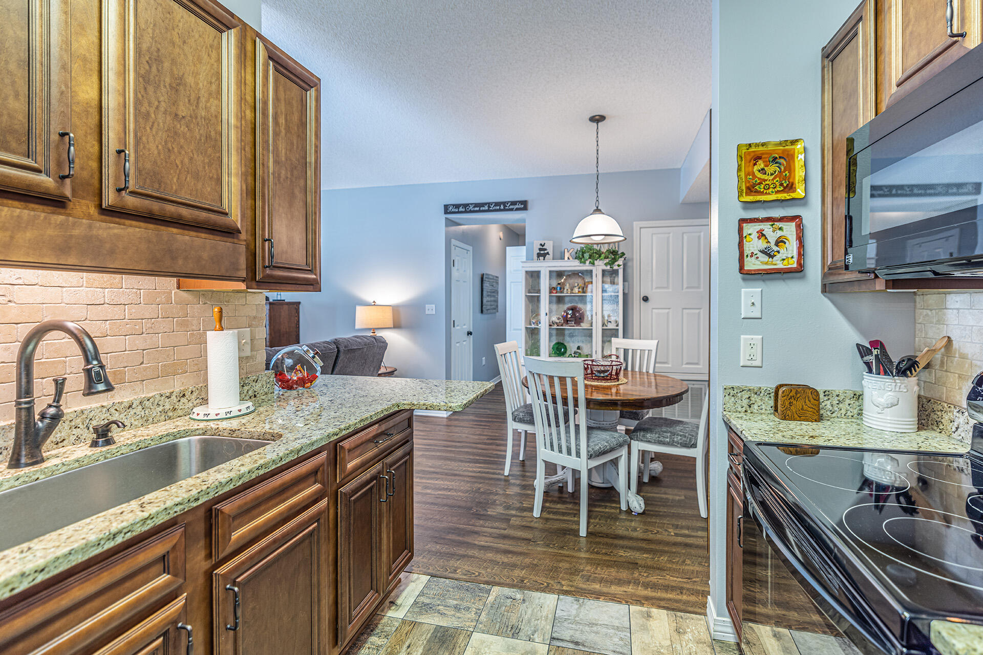 THE OAKS - Residential