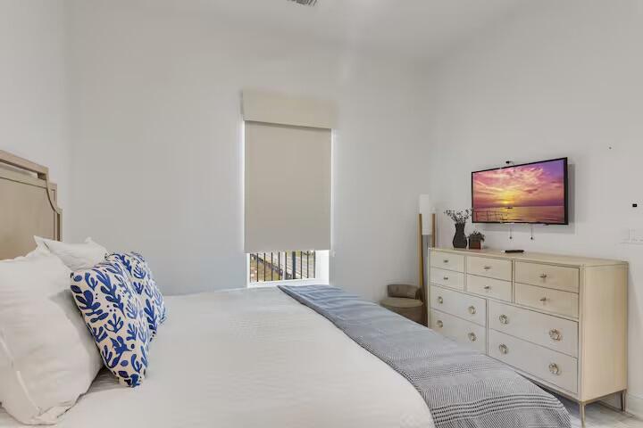 Gulf Place Residences - Residential