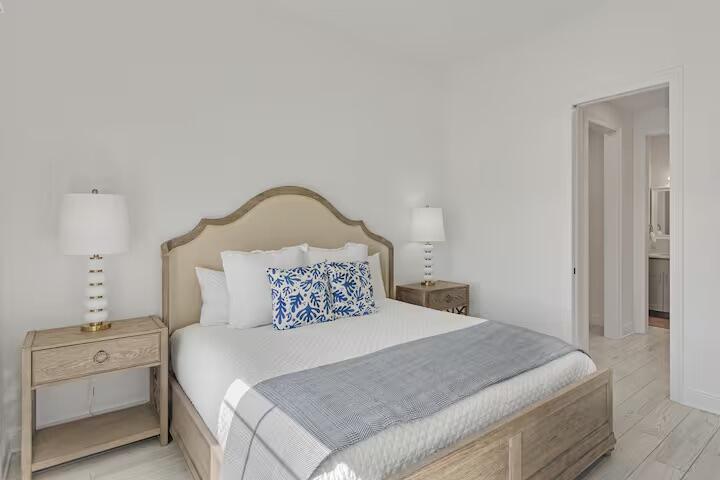 Gulf Place Residences - Residential