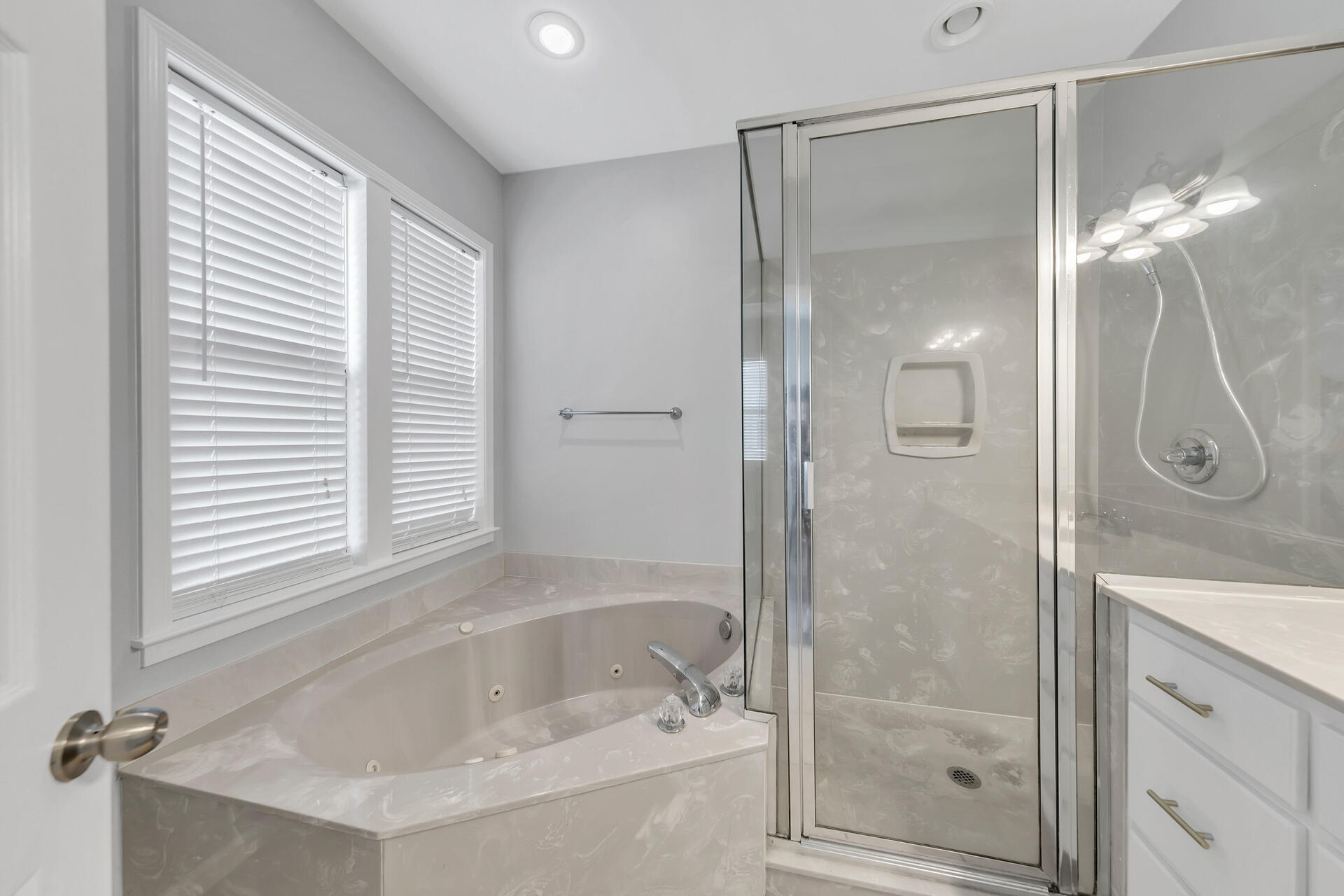 TOWN OF SANTA ROSA - Residential Lease