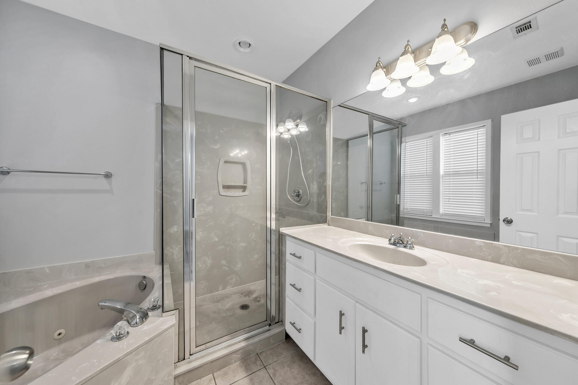 TOWN OF SANTA ROSA - Residential Lease