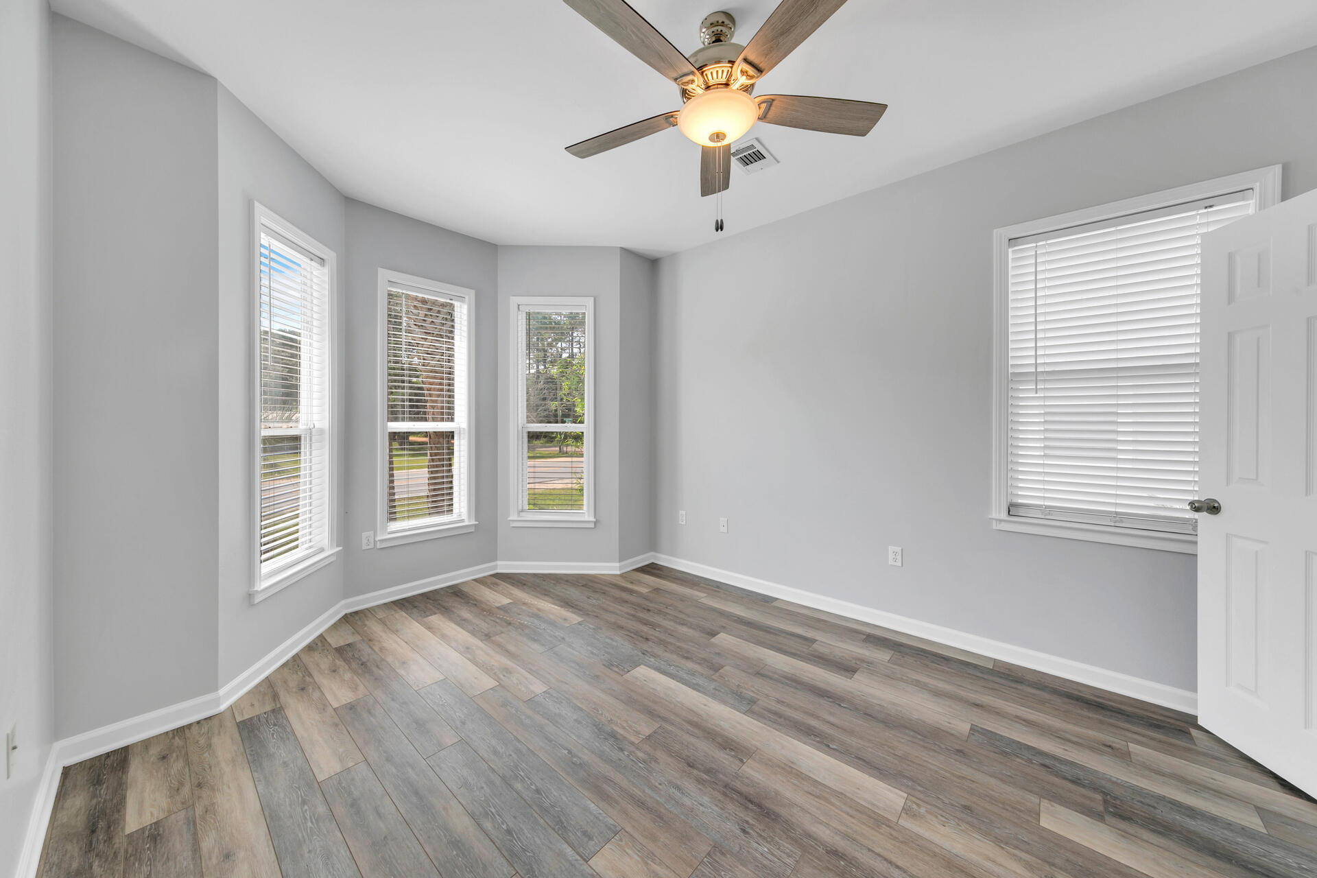 TOWN OF SANTA ROSA - Residential Lease