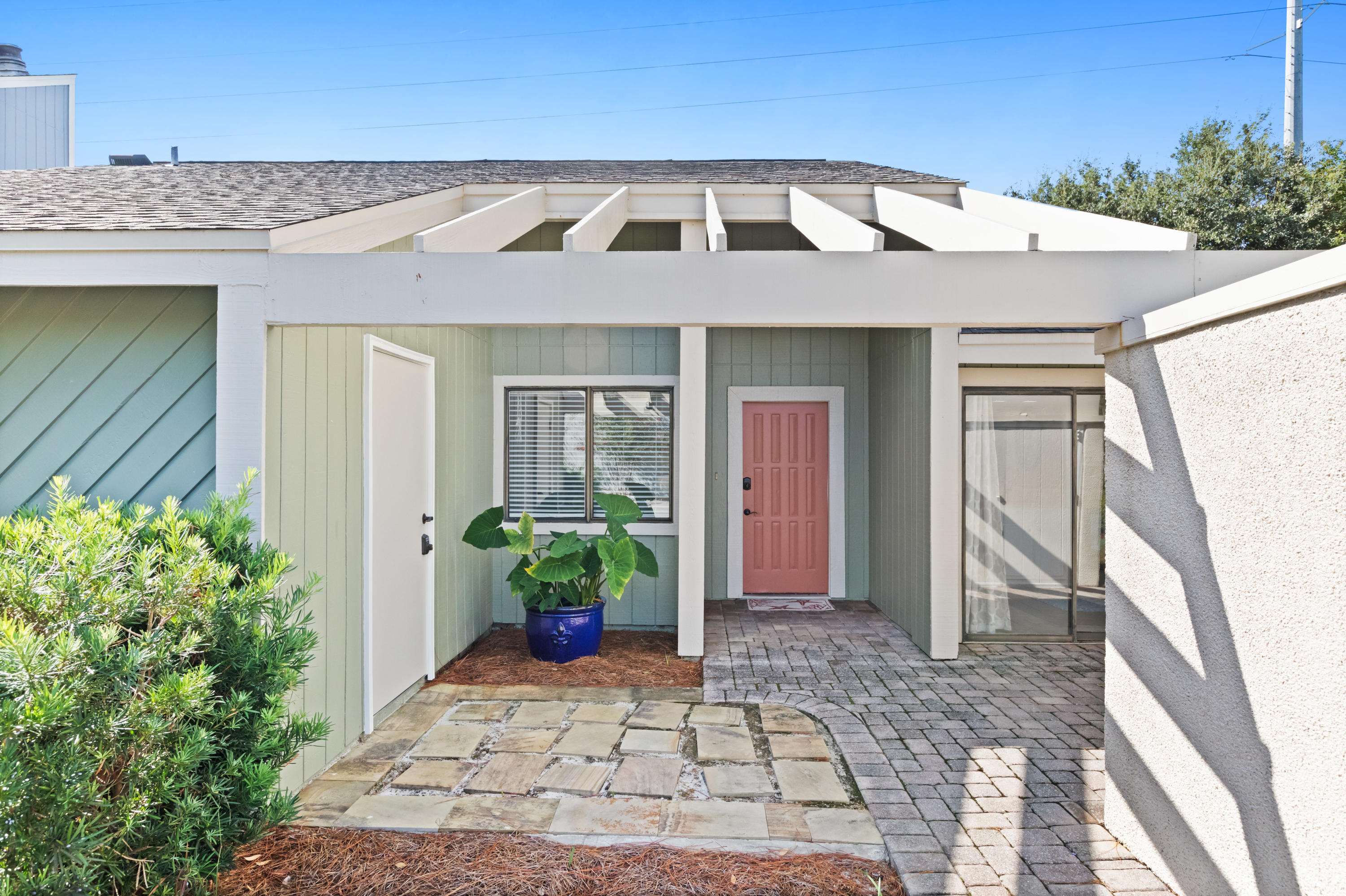LINKSIDE VILLAGE UNIT 1 - Residential