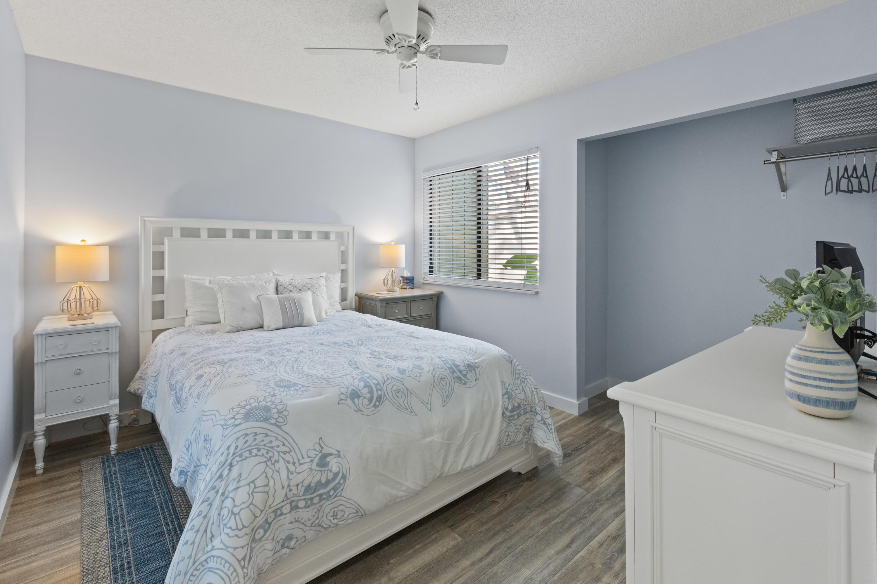 LINKSIDE VILLAGE UNIT 1 - Residential