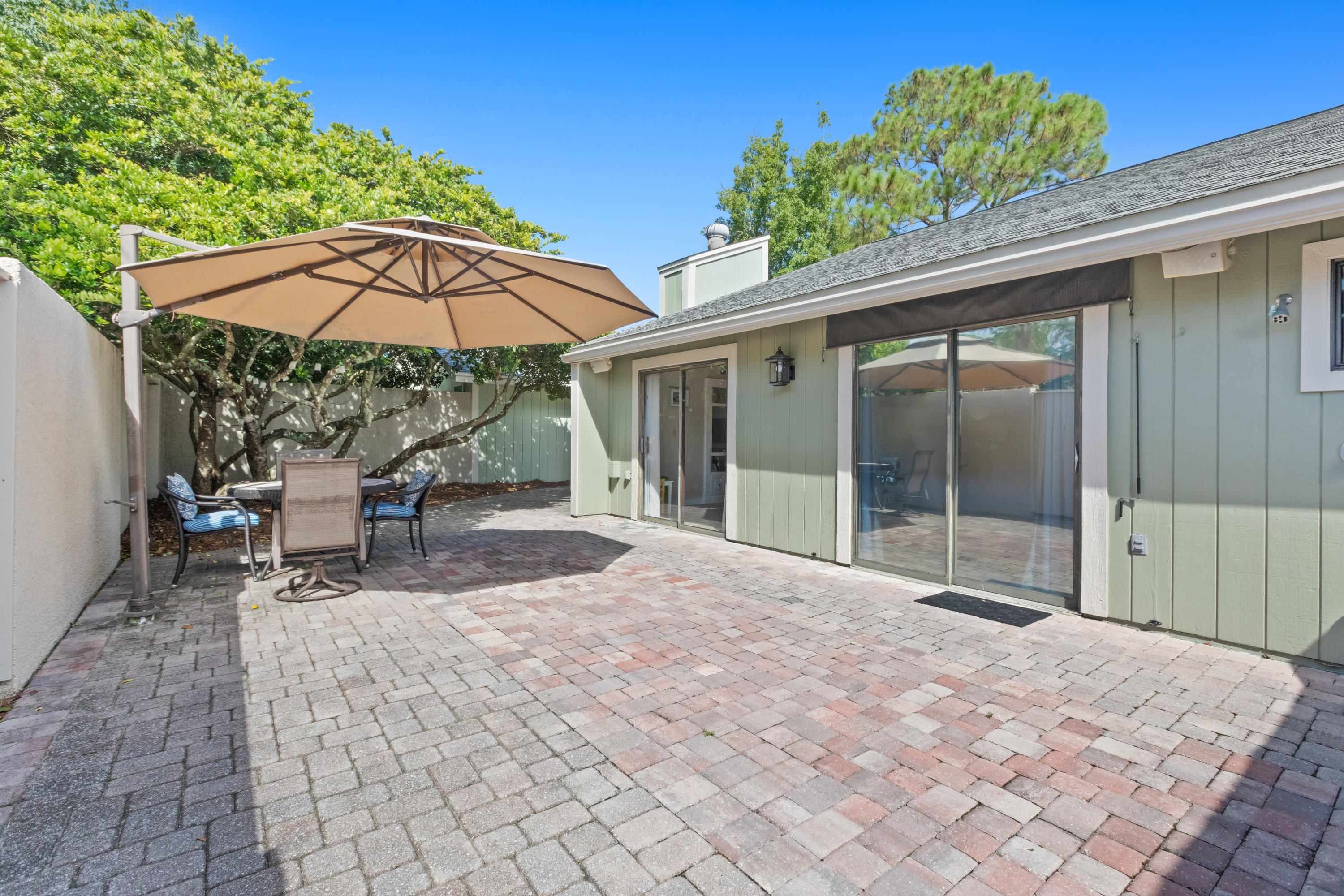 LINKSIDE VILLAGE UNIT 1 - Residential