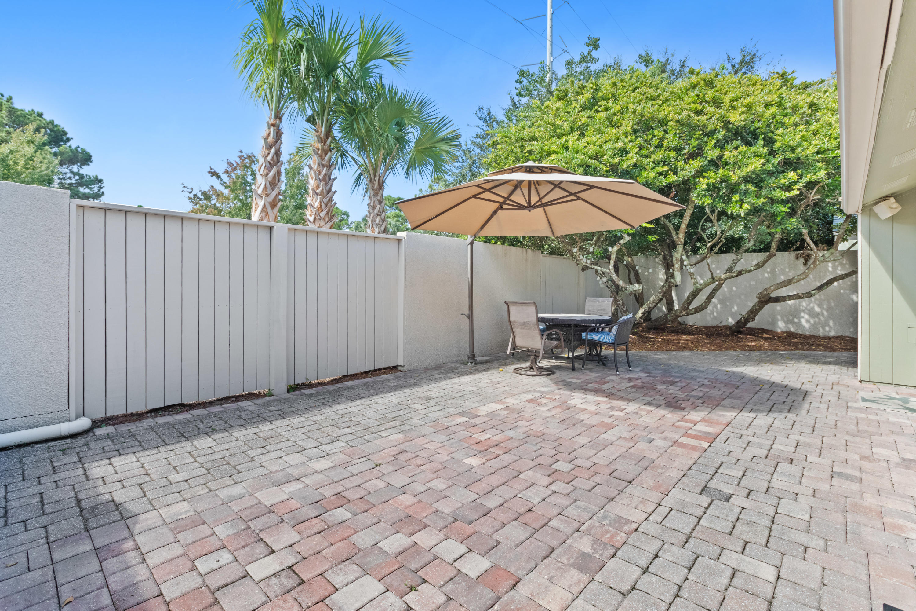 LINKSIDE VILLAGE UNIT 1 - Residential