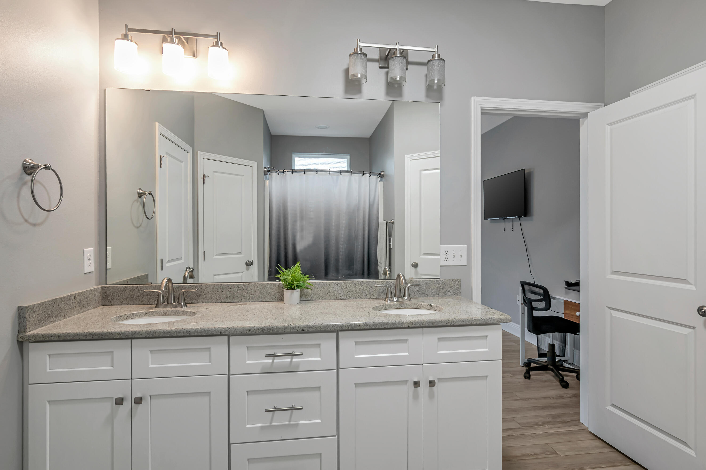 CRESCENT SHORES - Residential