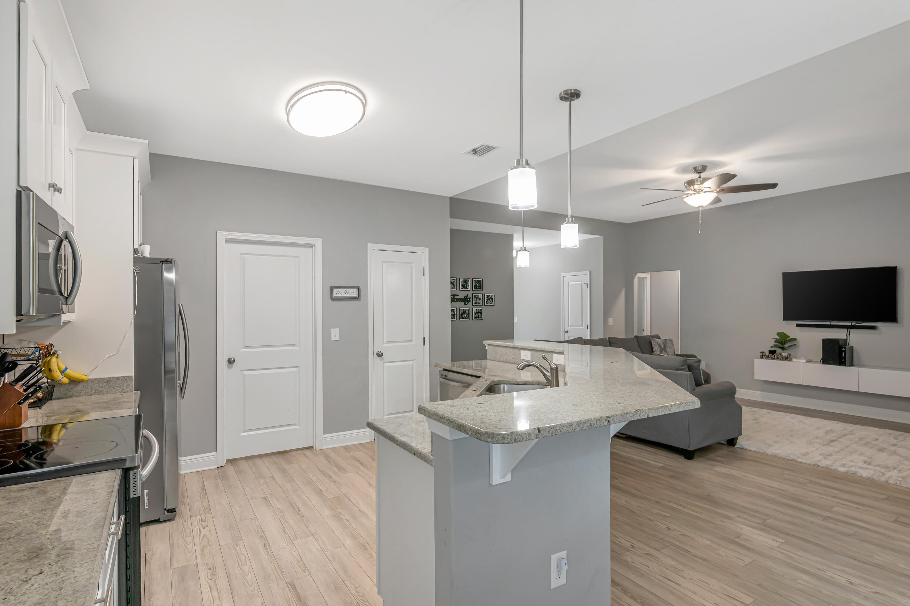 CRESCENT SHORES - Residential