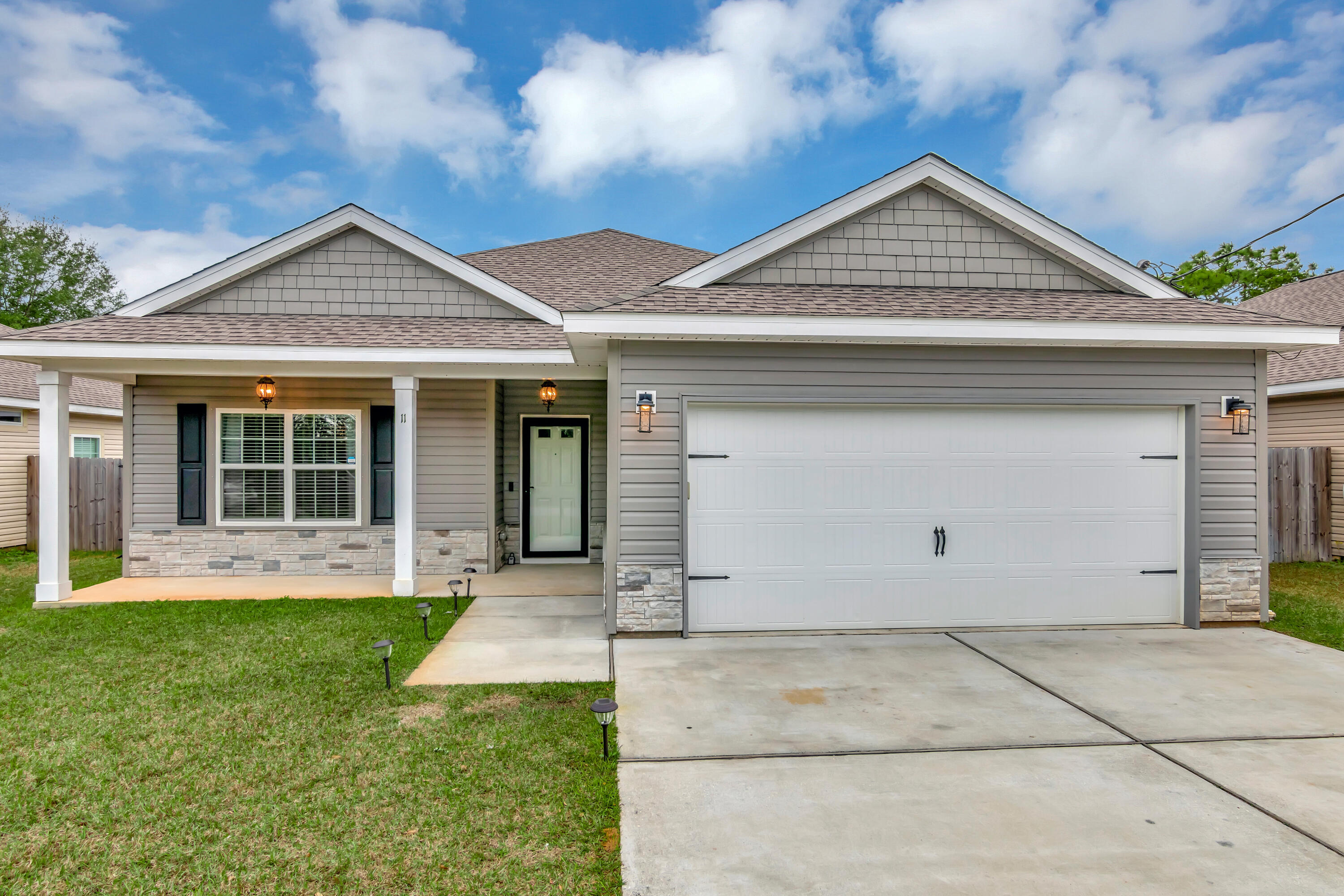 CRESCENT SHORES - Residential