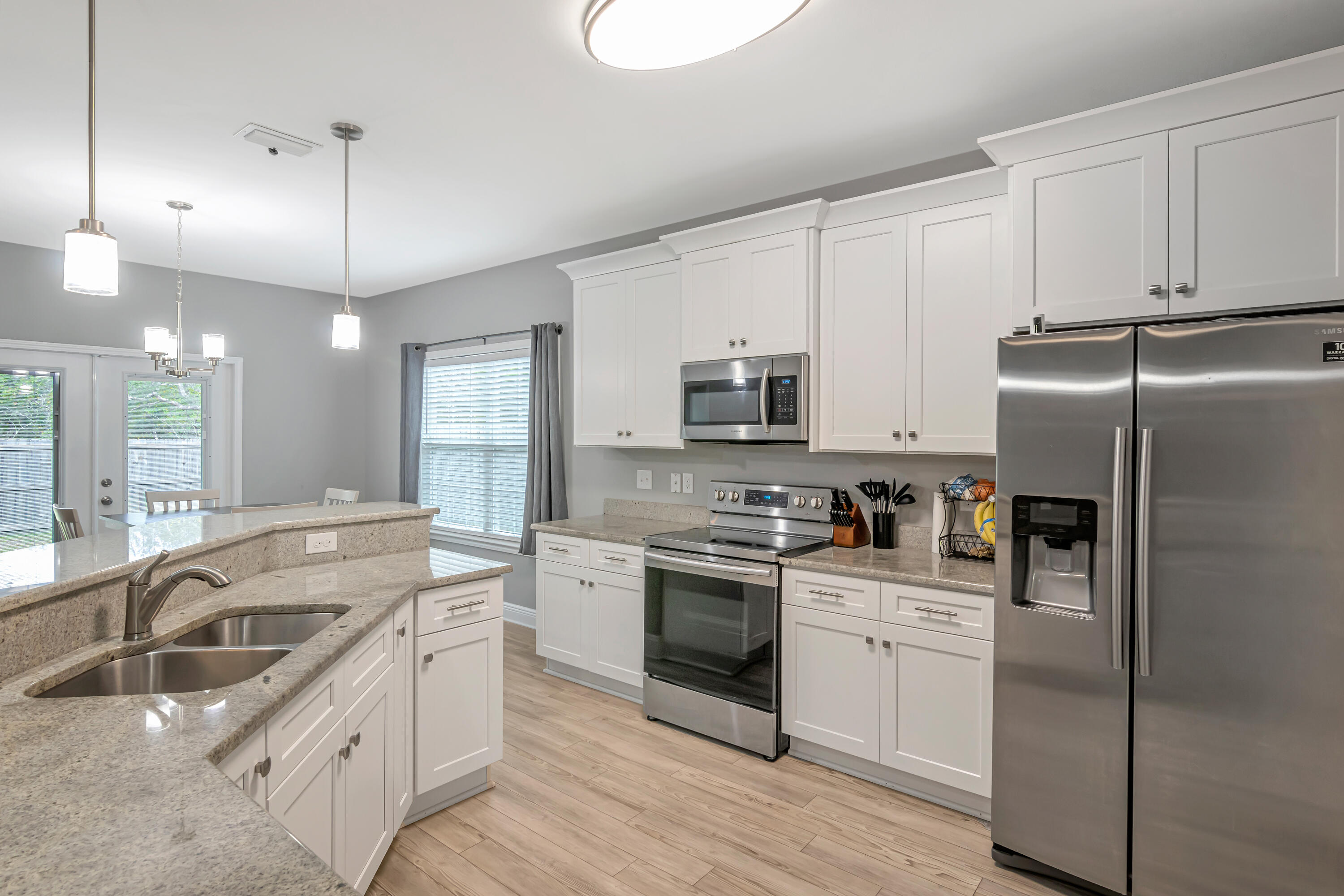 CRESCENT SHORES - Residential