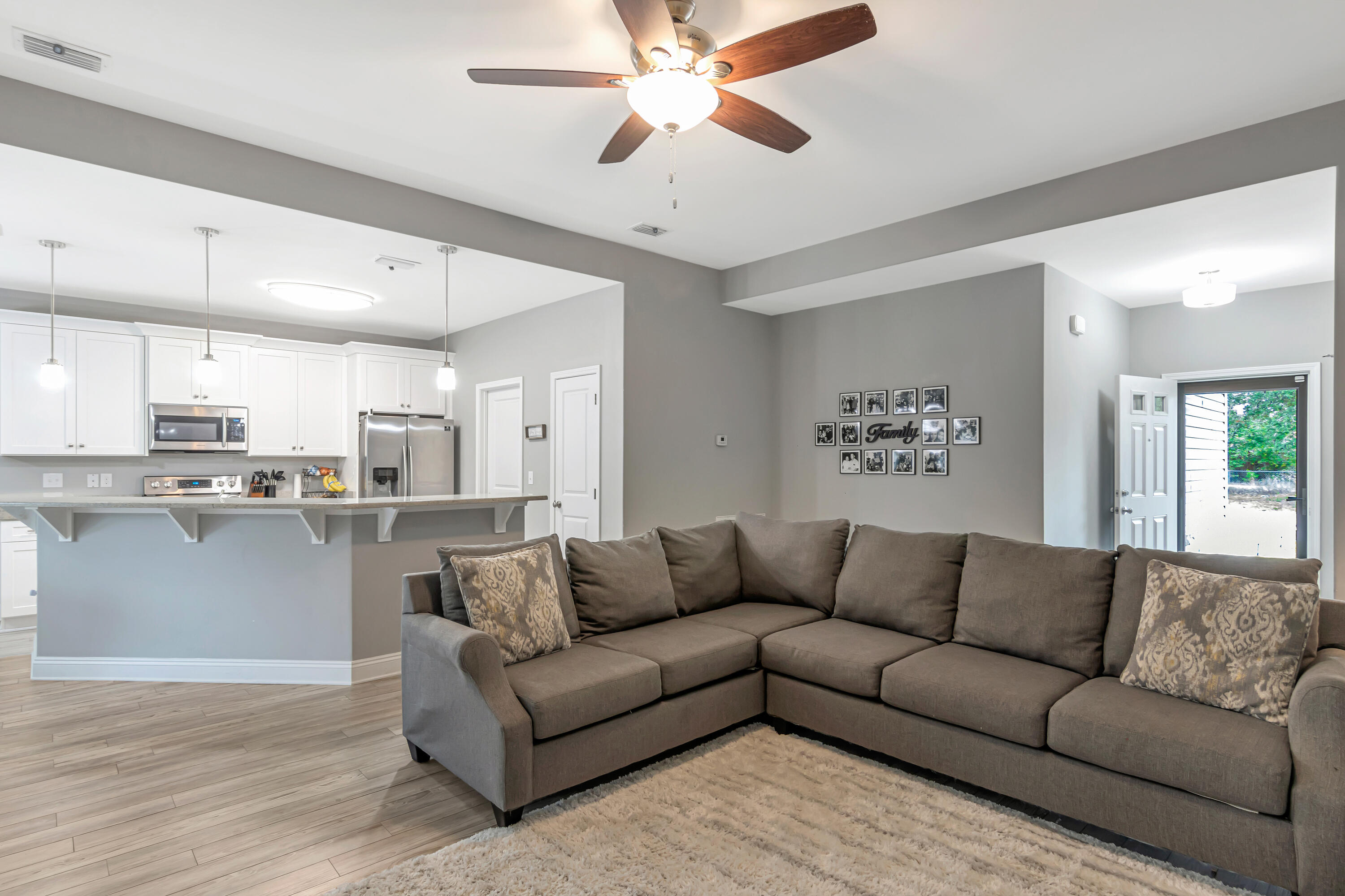 CRESCENT SHORES - Residential