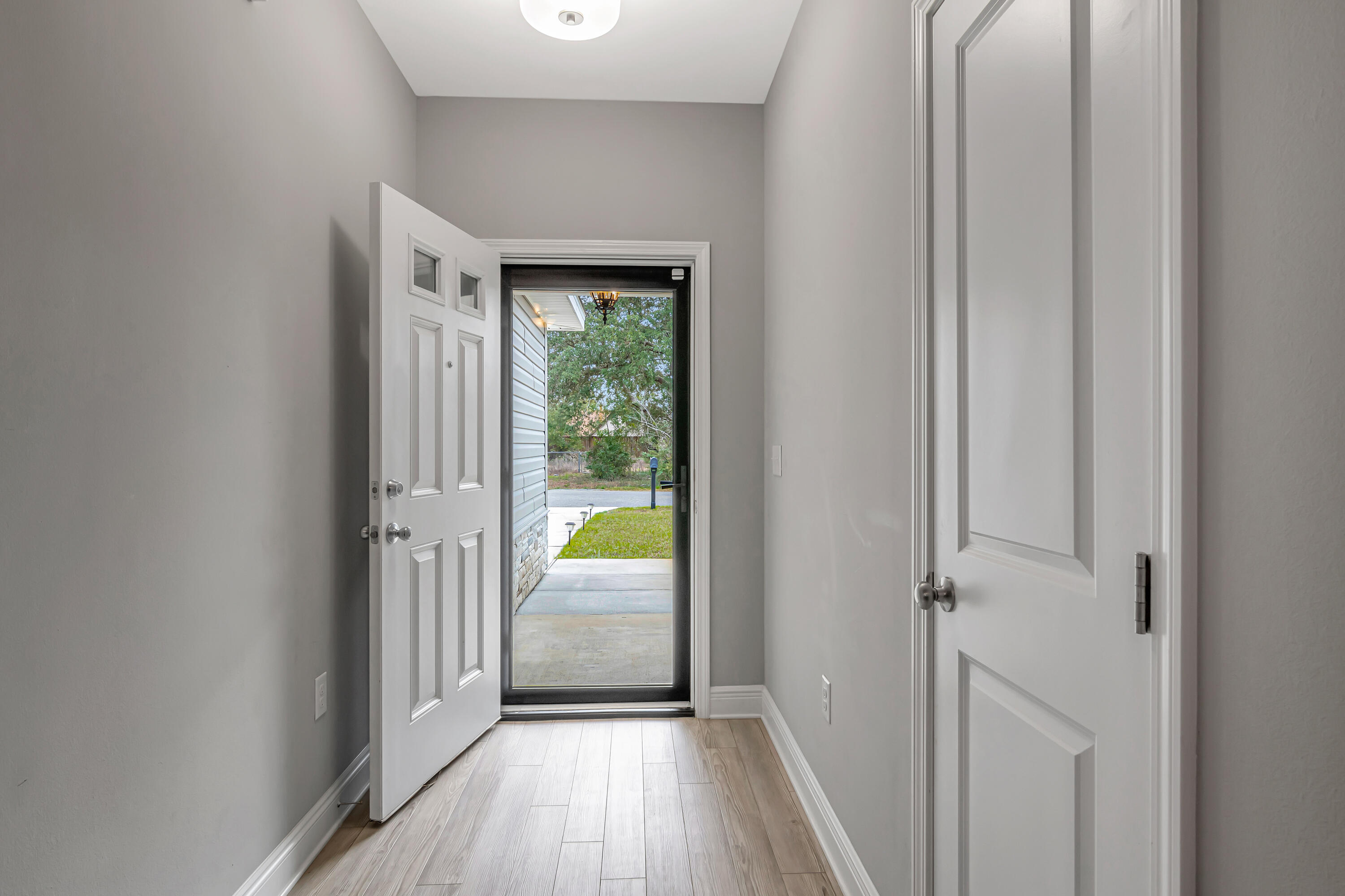 CRESCENT SHORES - Residential