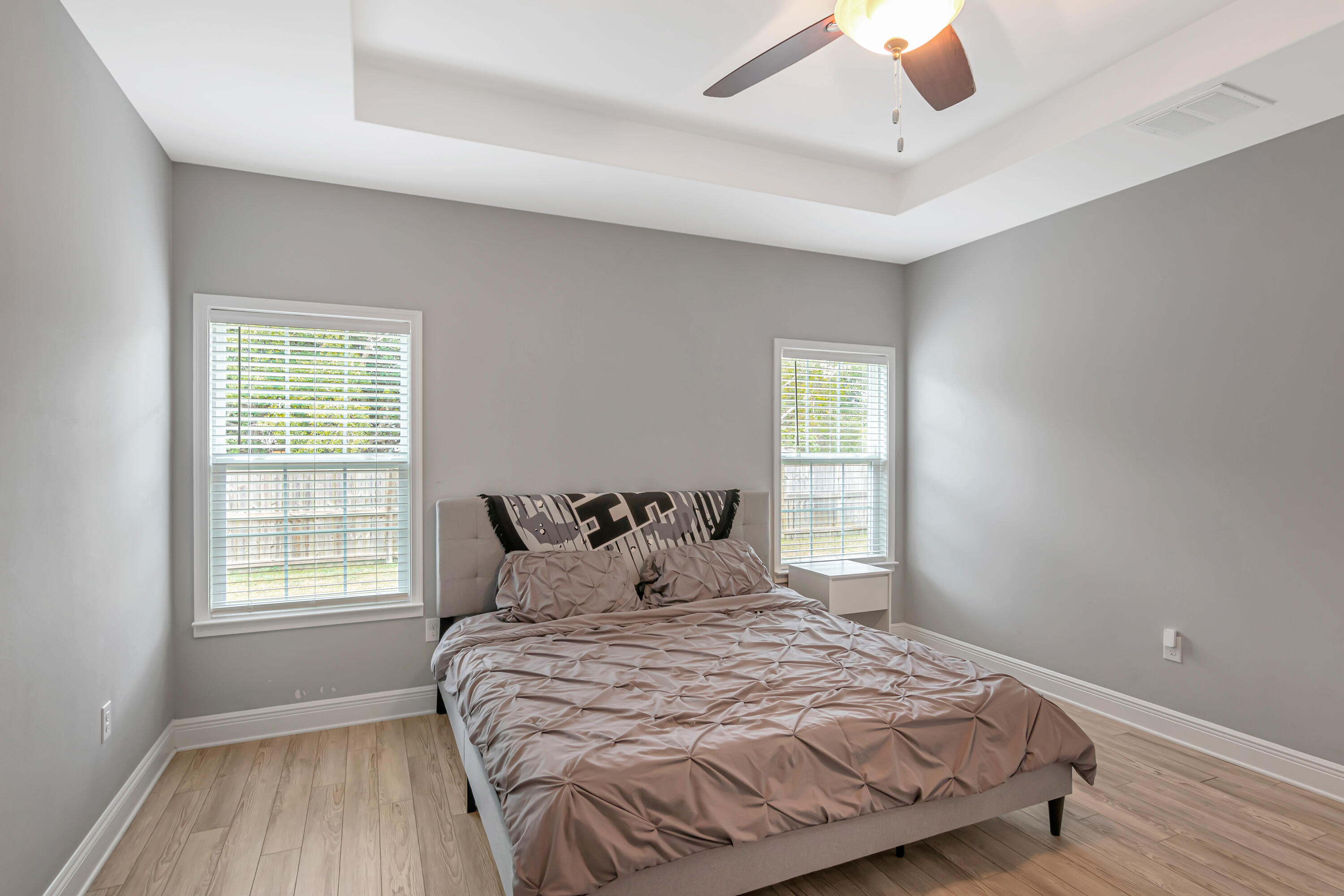 CRESCENT SHORES - Residential