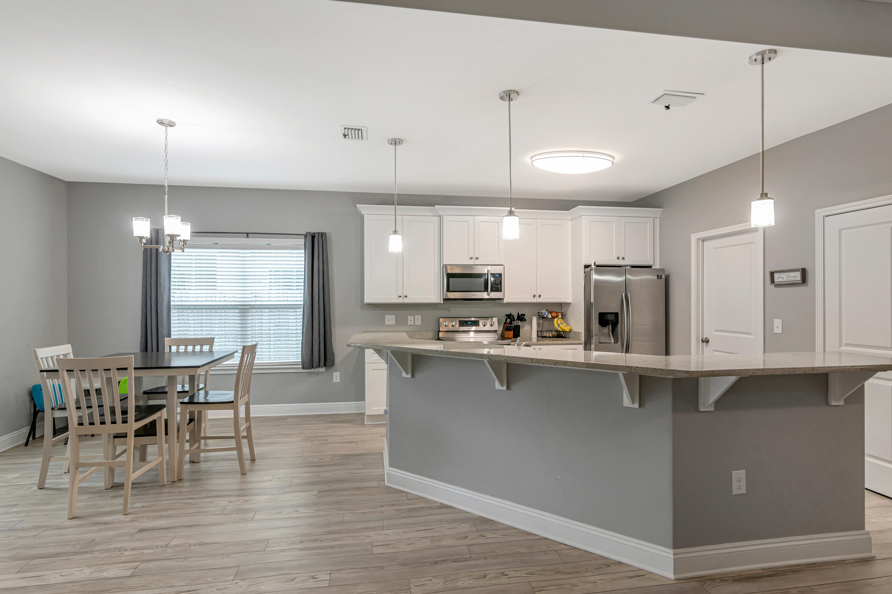 CRESCENT SHORES - Residential