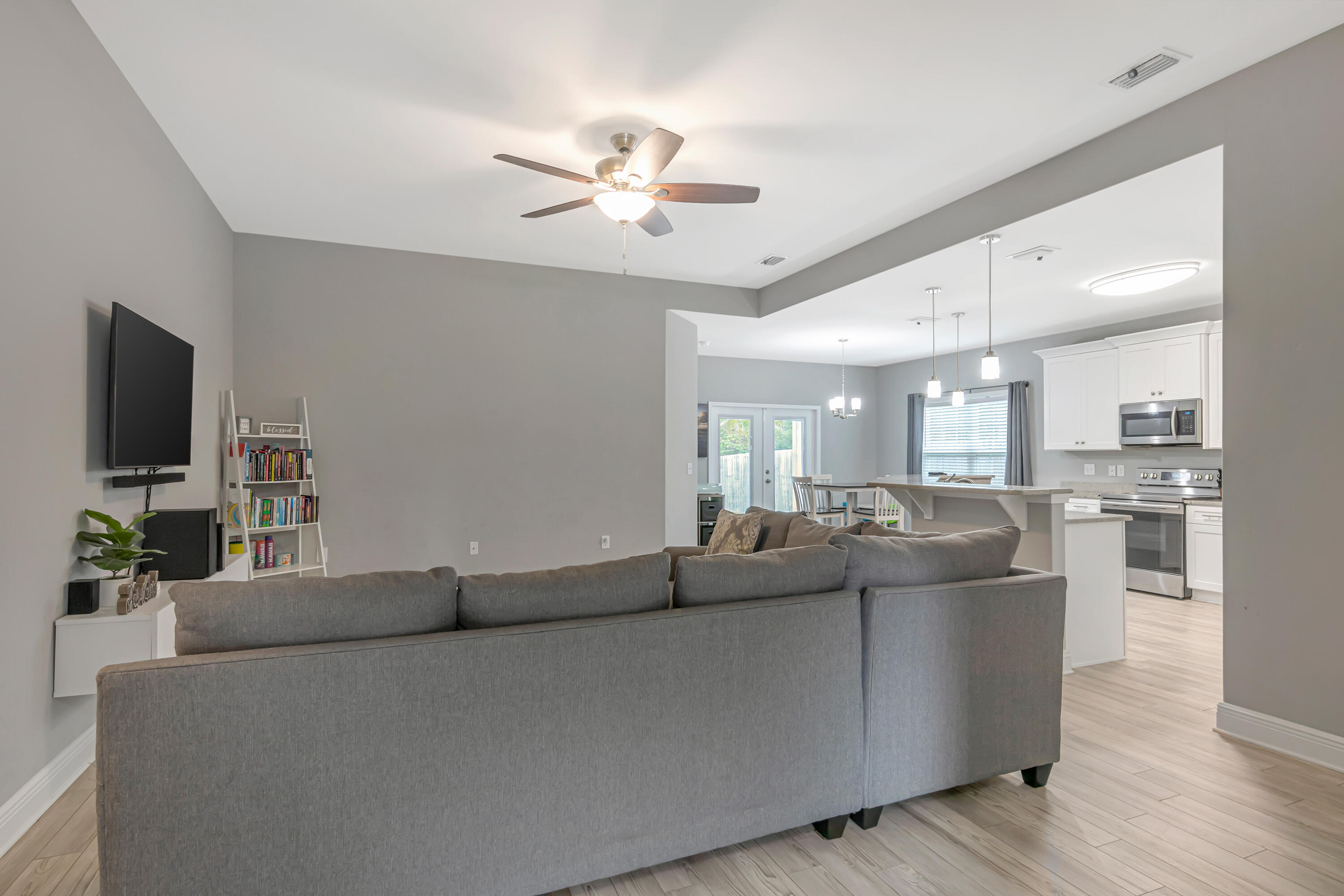 CRESCENT SHORES - Residential