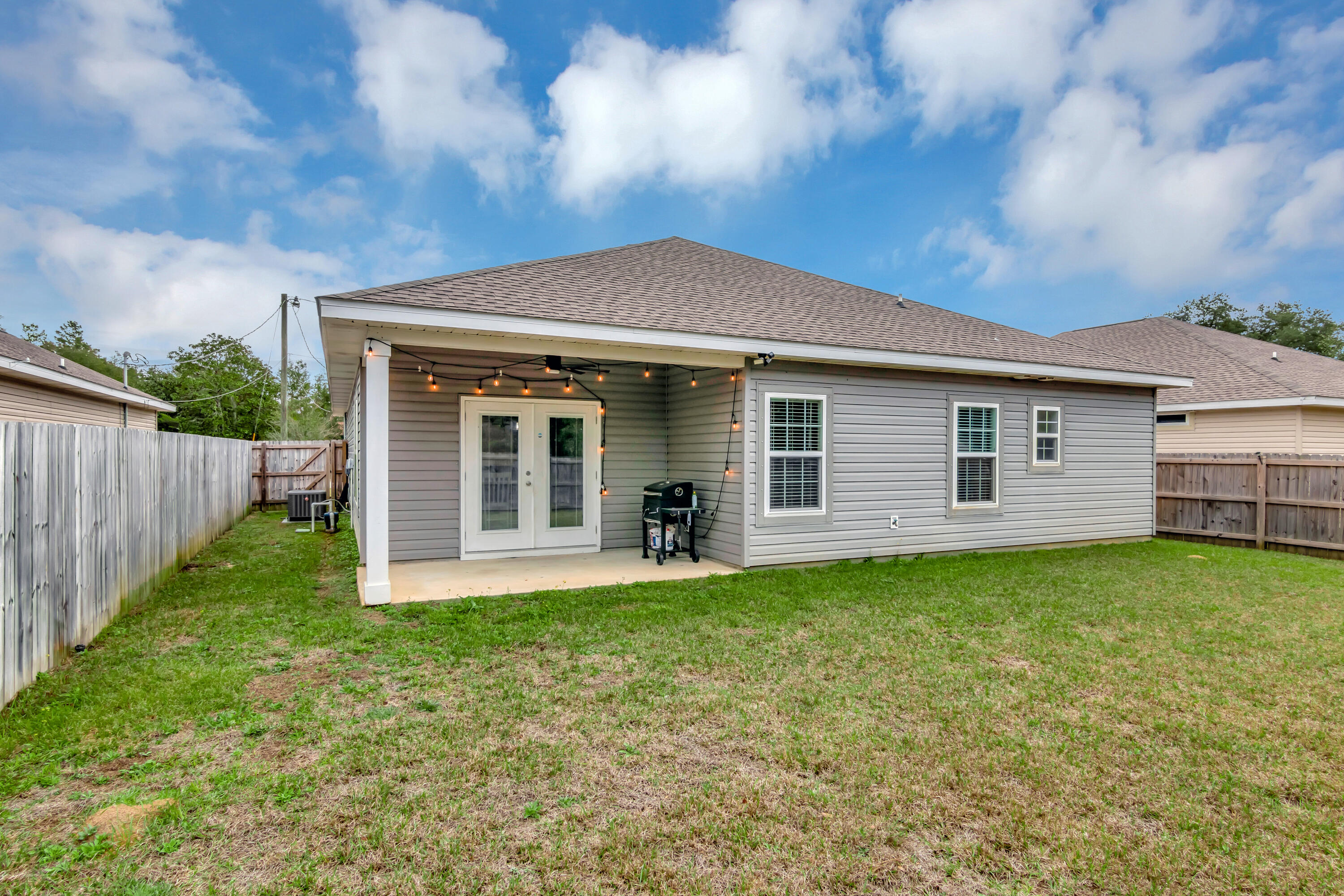 CRESCENT SHORES - Residential