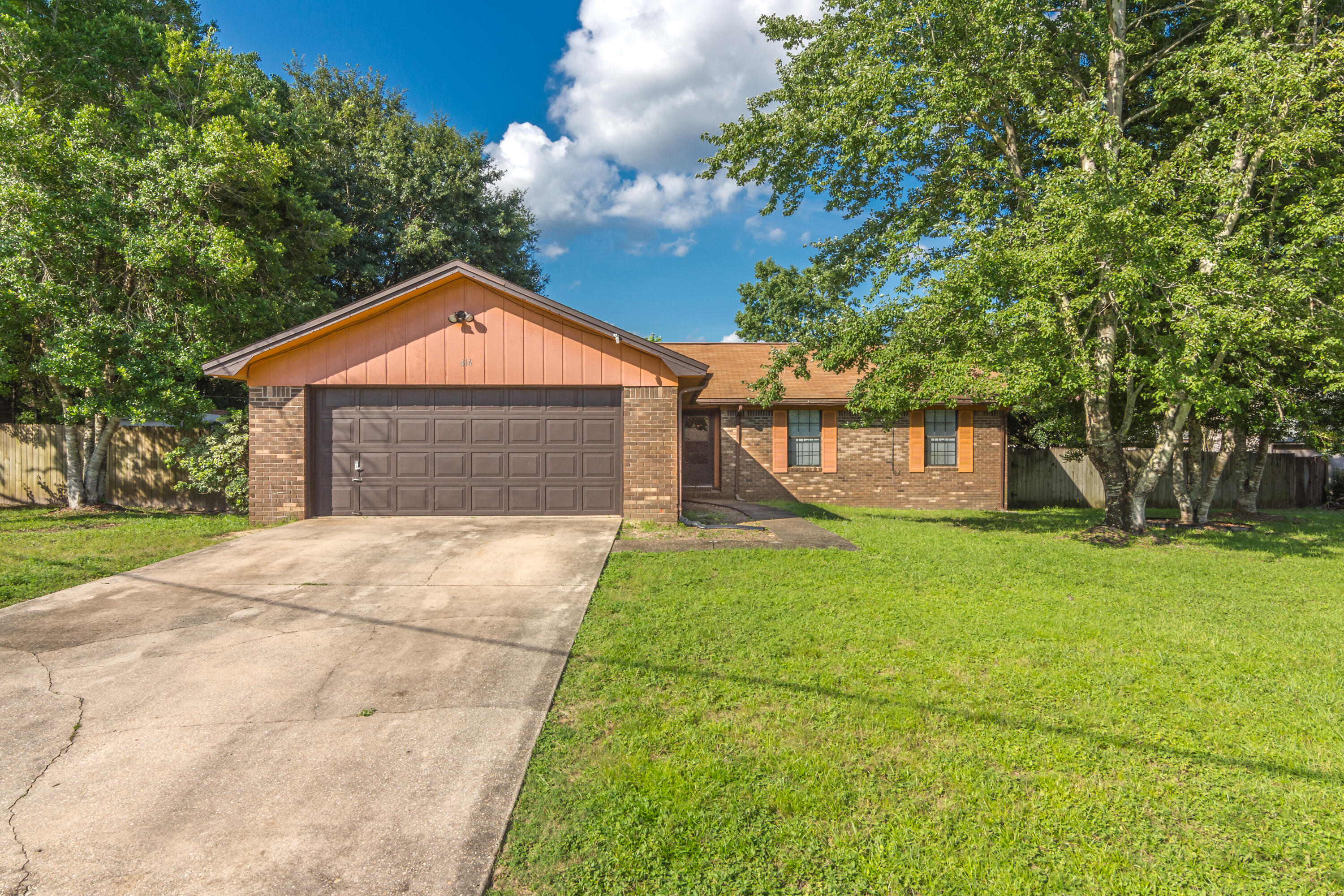 COUNTRYVIEW EST 1ST ADD LOT 88 - Residential