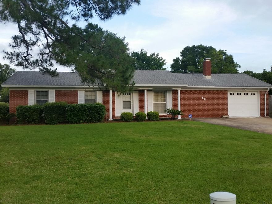 Great three bedroom home centrally located in Fort Walton Beach. This home features a large living/dining room with a fireplace and a separate office. There is a screened in porch overlooking a large in-ground pool. Nice family home. Close to schools and shopping. This home has been very well cared for. Must see.