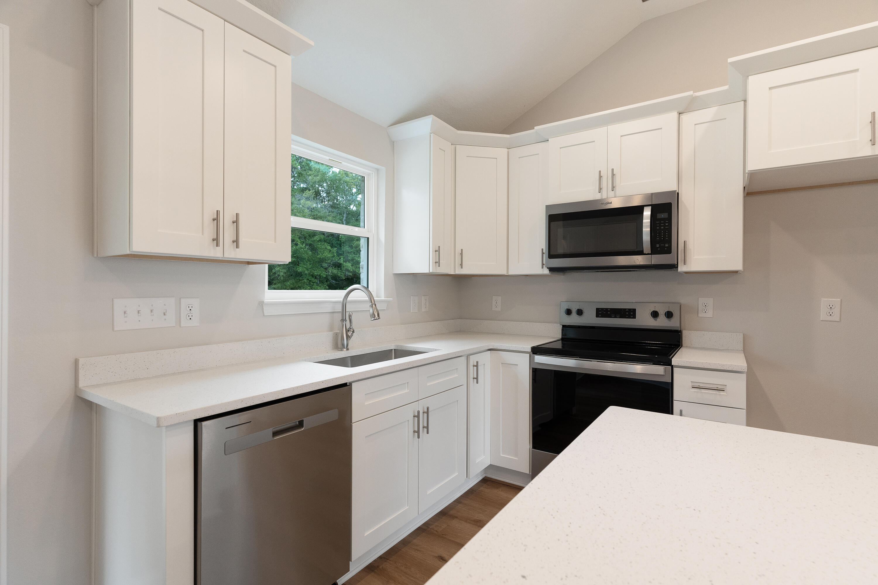 SOUTHERN DAY CHATEAU - Residential