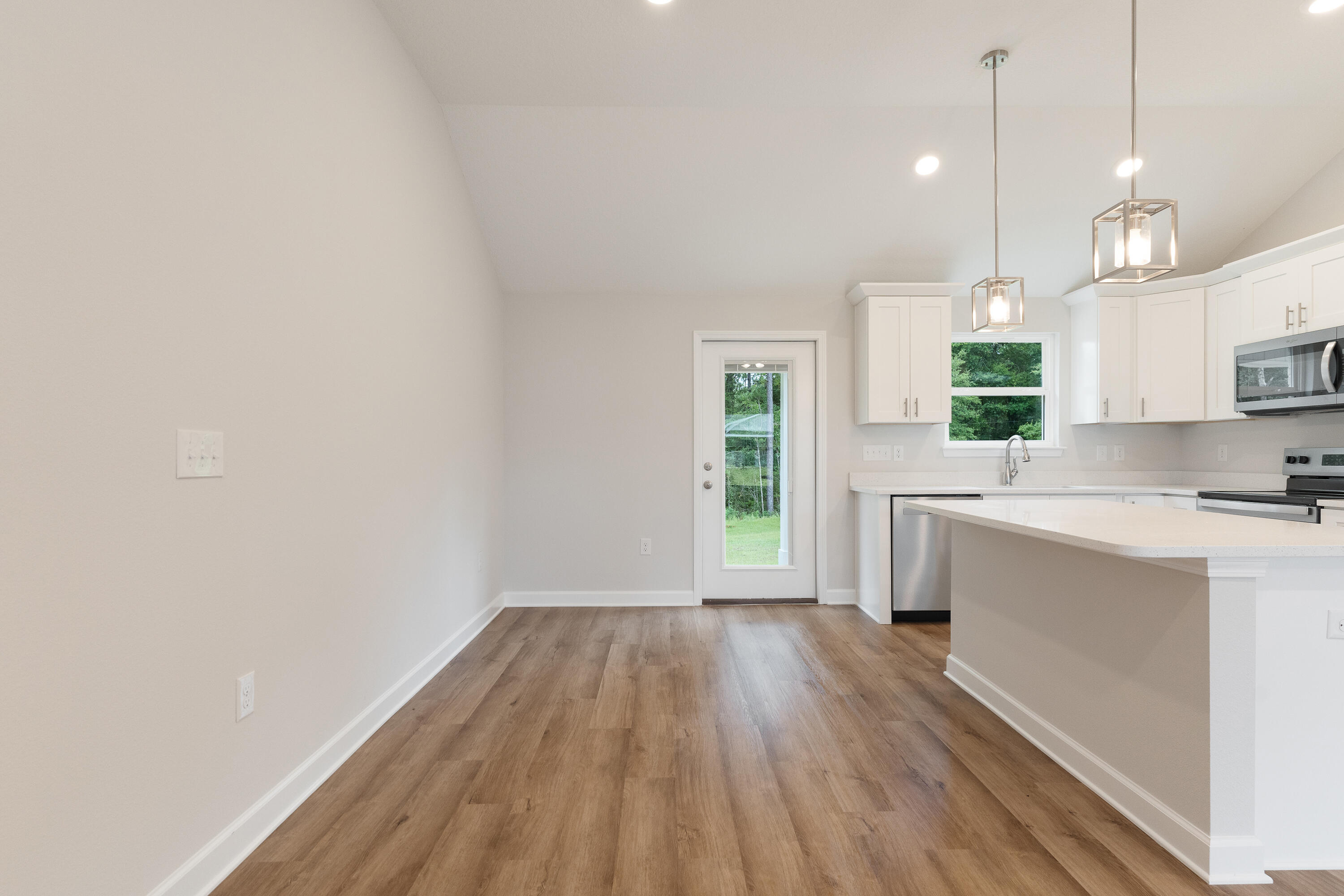 SOUTHERN DAY CHATEAU - Residential