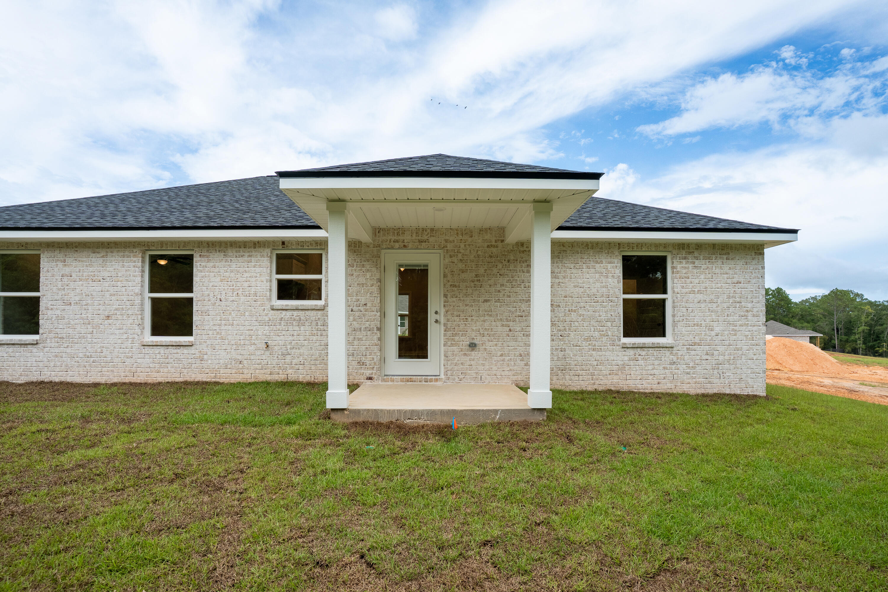 SOUTHERN DAY CHATEAU - Residential