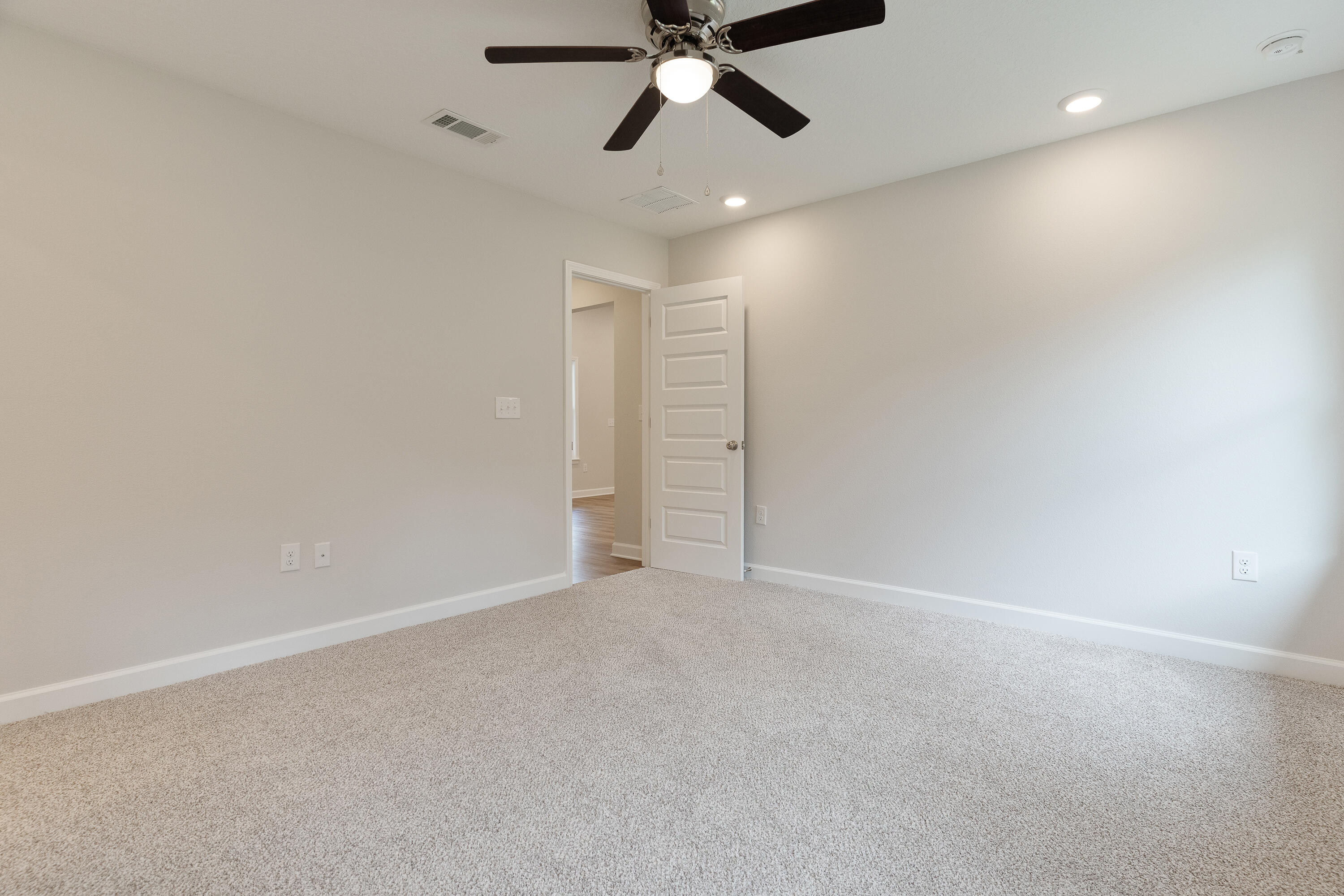 SOUTHERN DAY CHATEAU - Residential