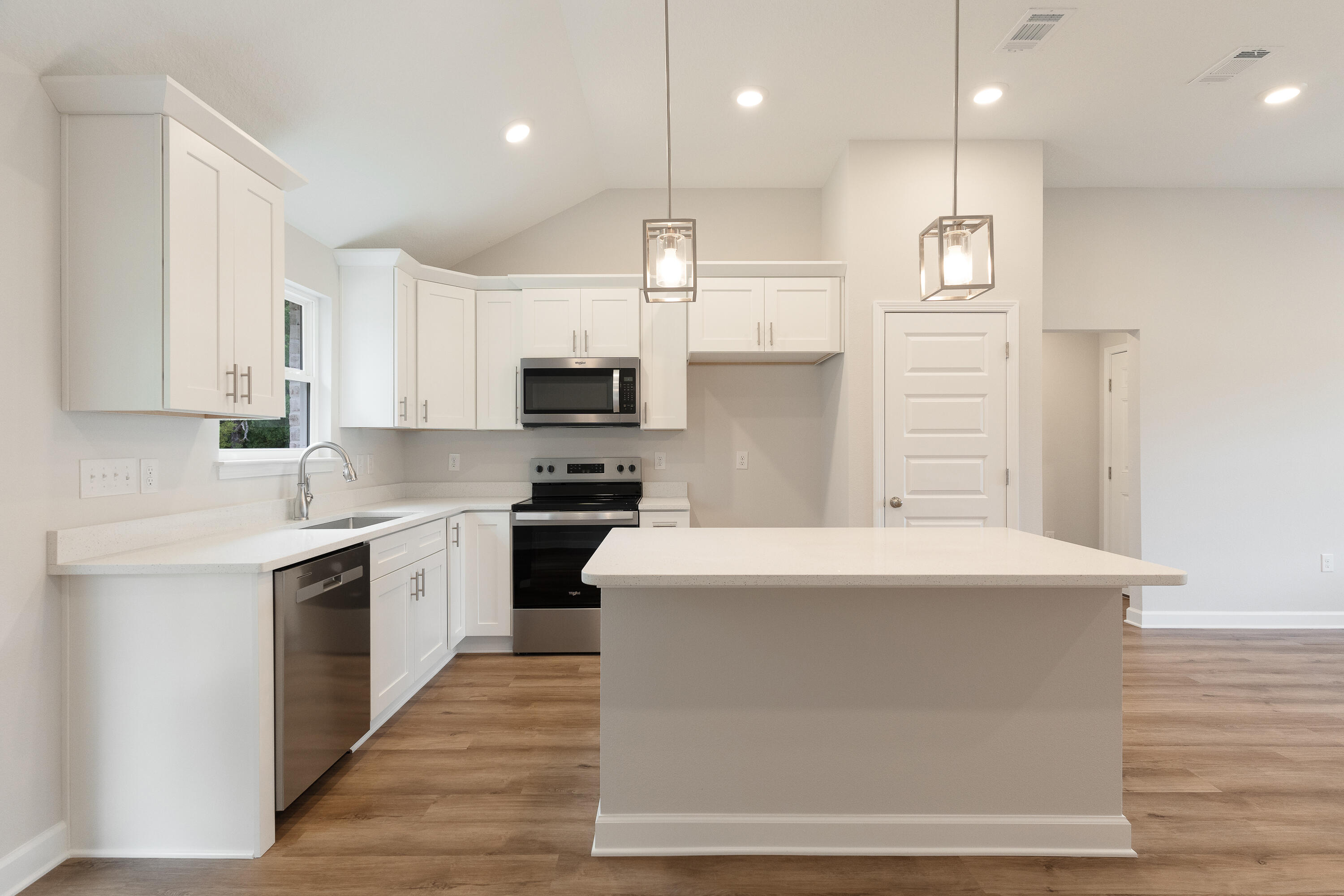 SOUTHERN DAY CHATEAU - Residential