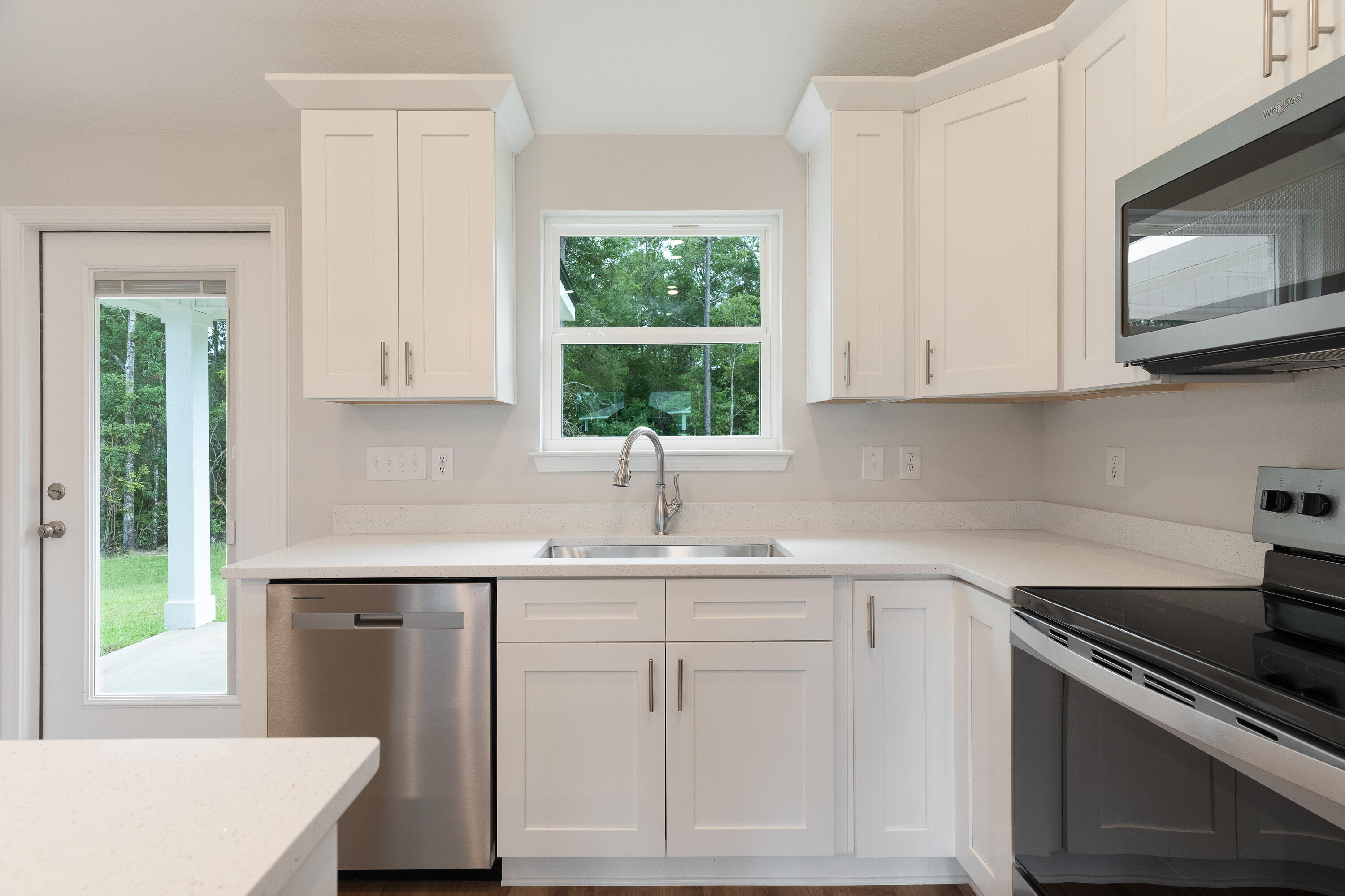 SOUTHERN DAY CHATEAU - Residential