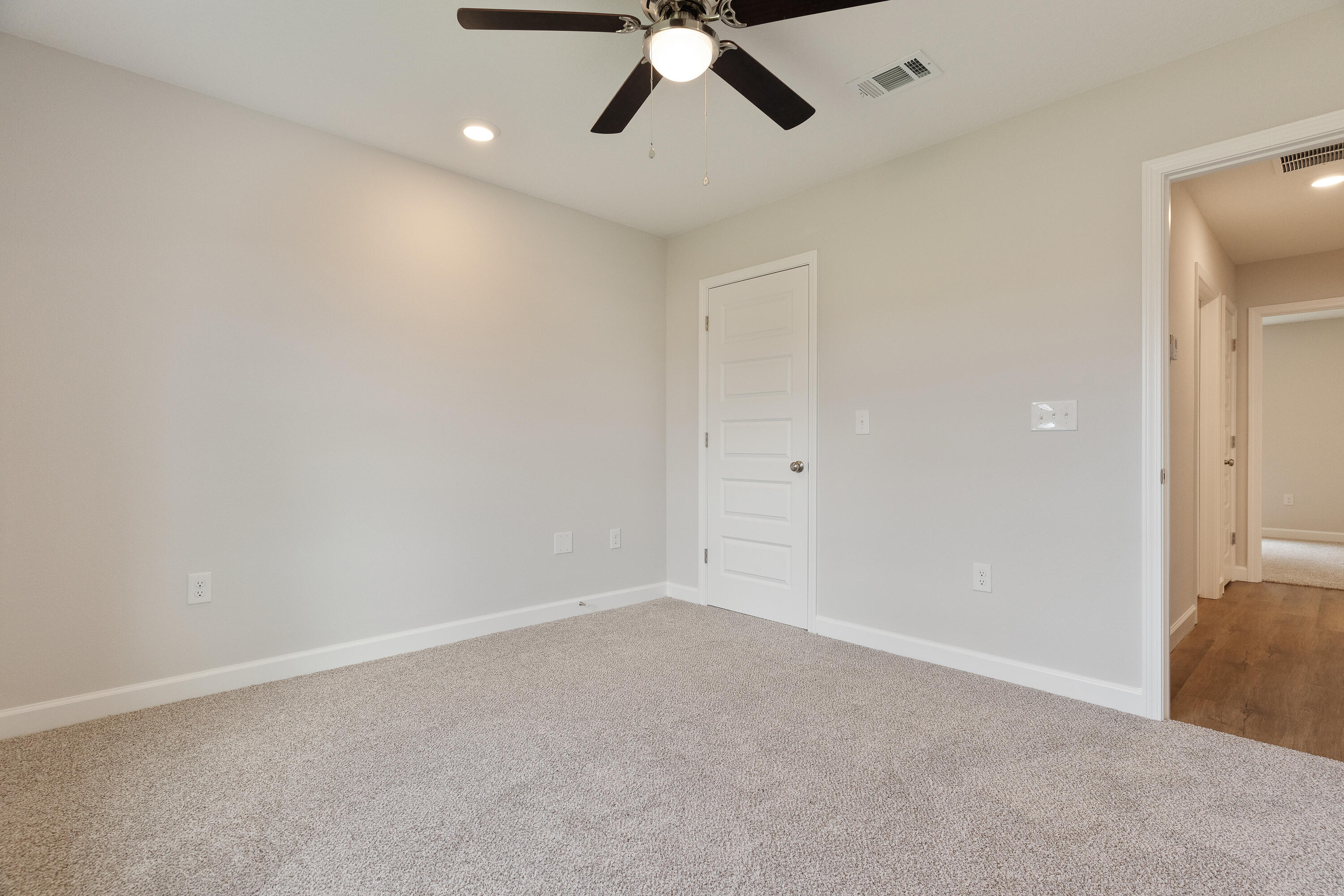 SOUTHERN DAY CHATEAU - Residential