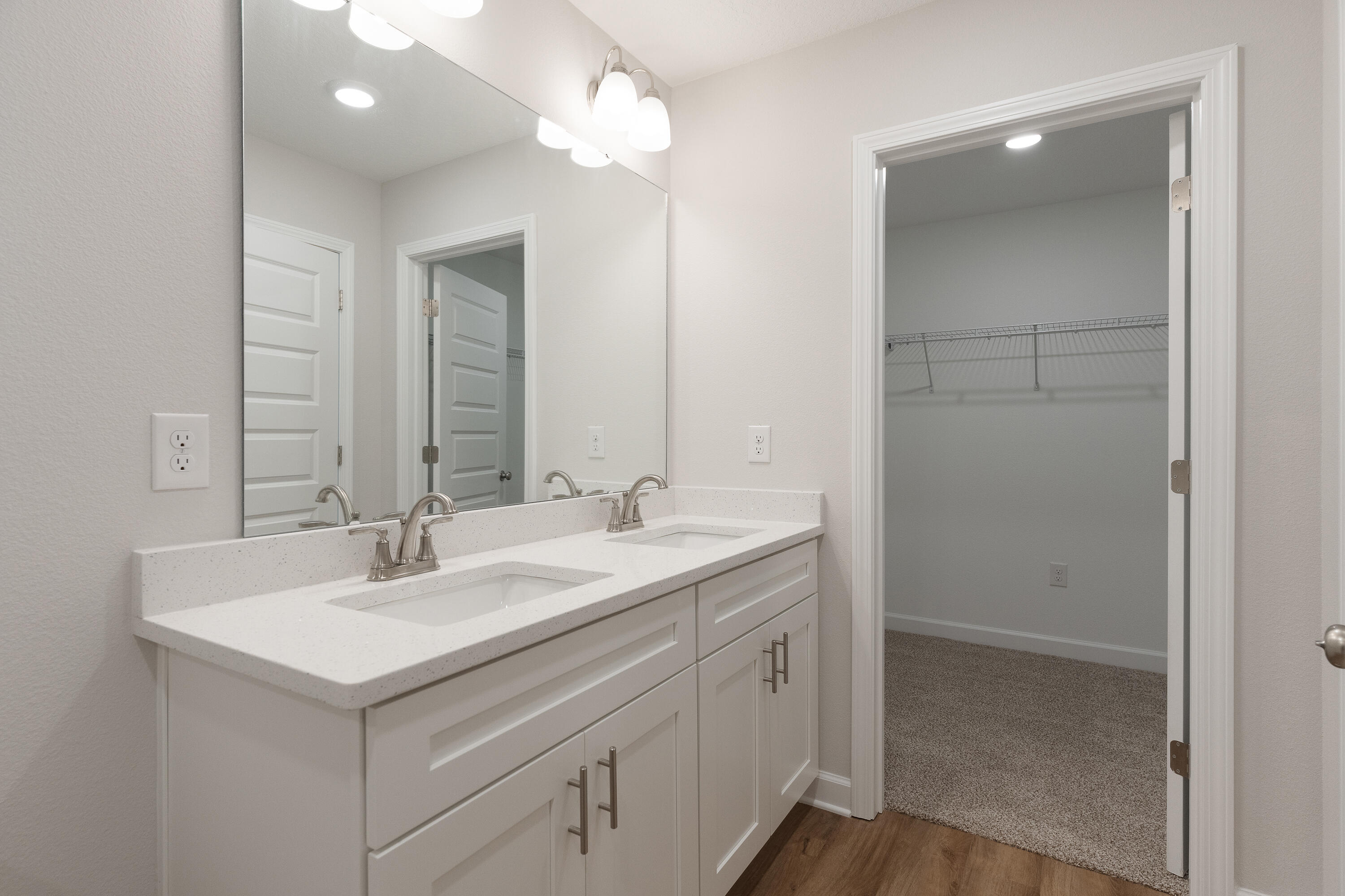 SOUTHERN DAY CHATEAU - Residential