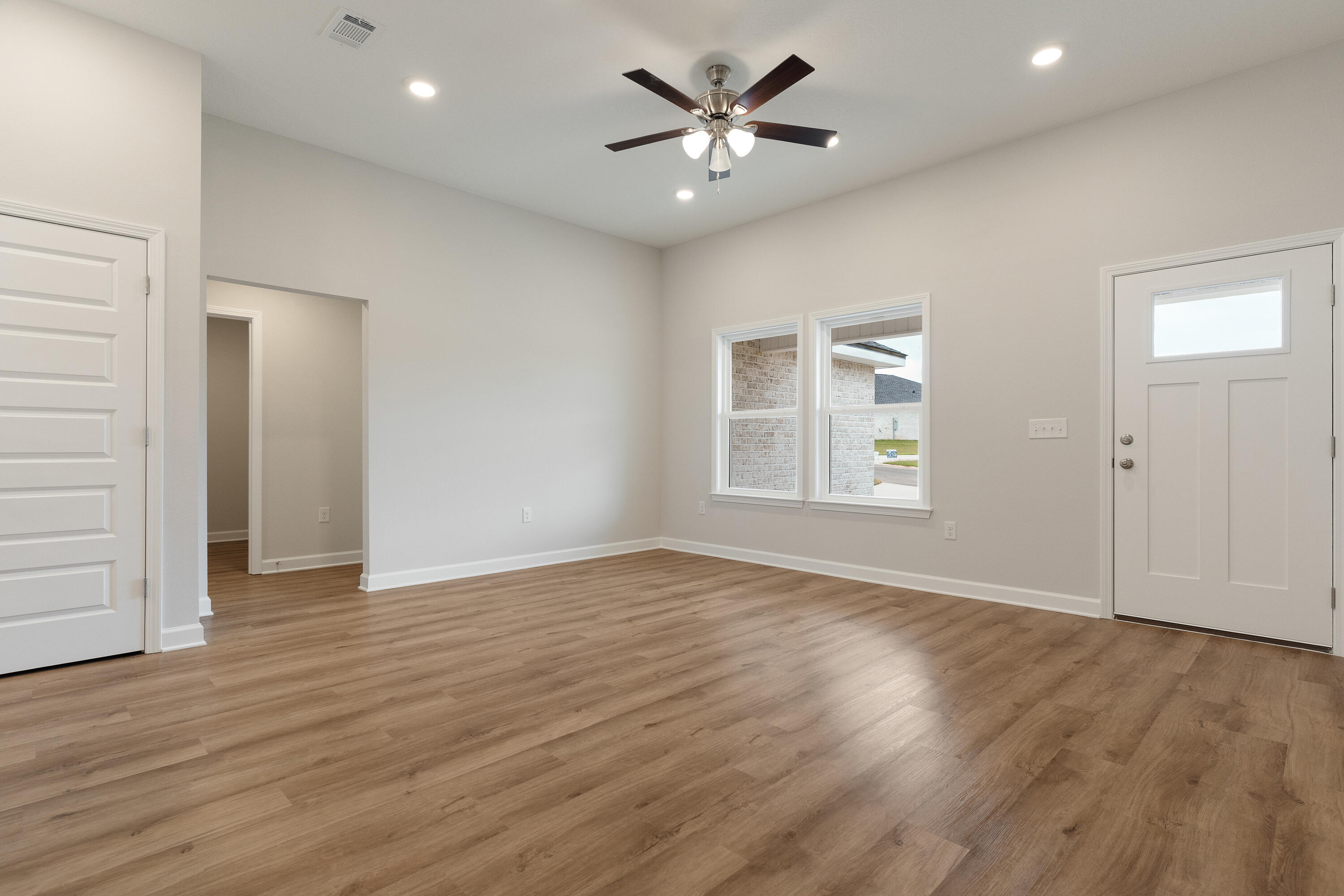 SOUTHERN DAY CHATEAU - Residential
