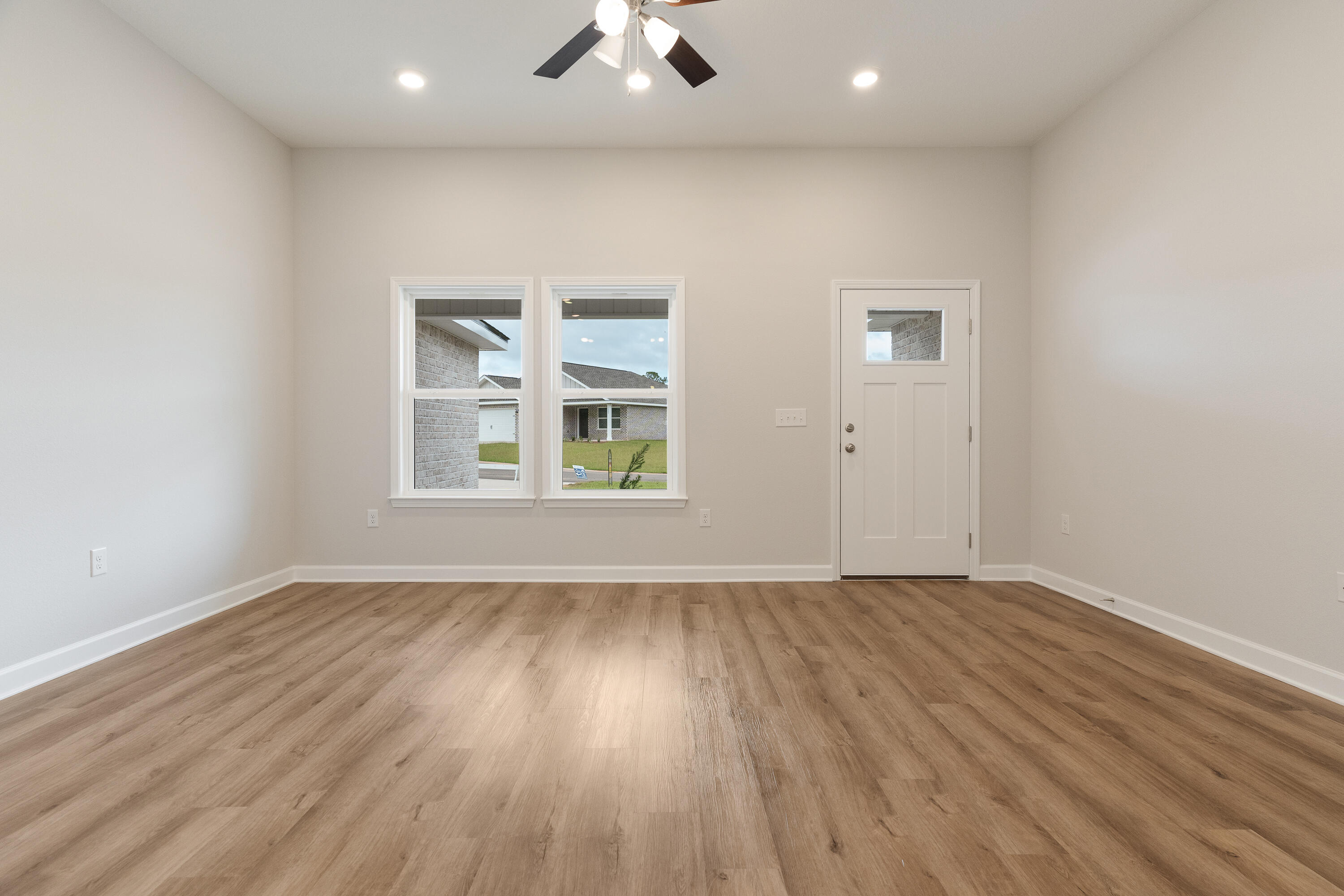 SOUTHERN DAY CHATEAU - Residential