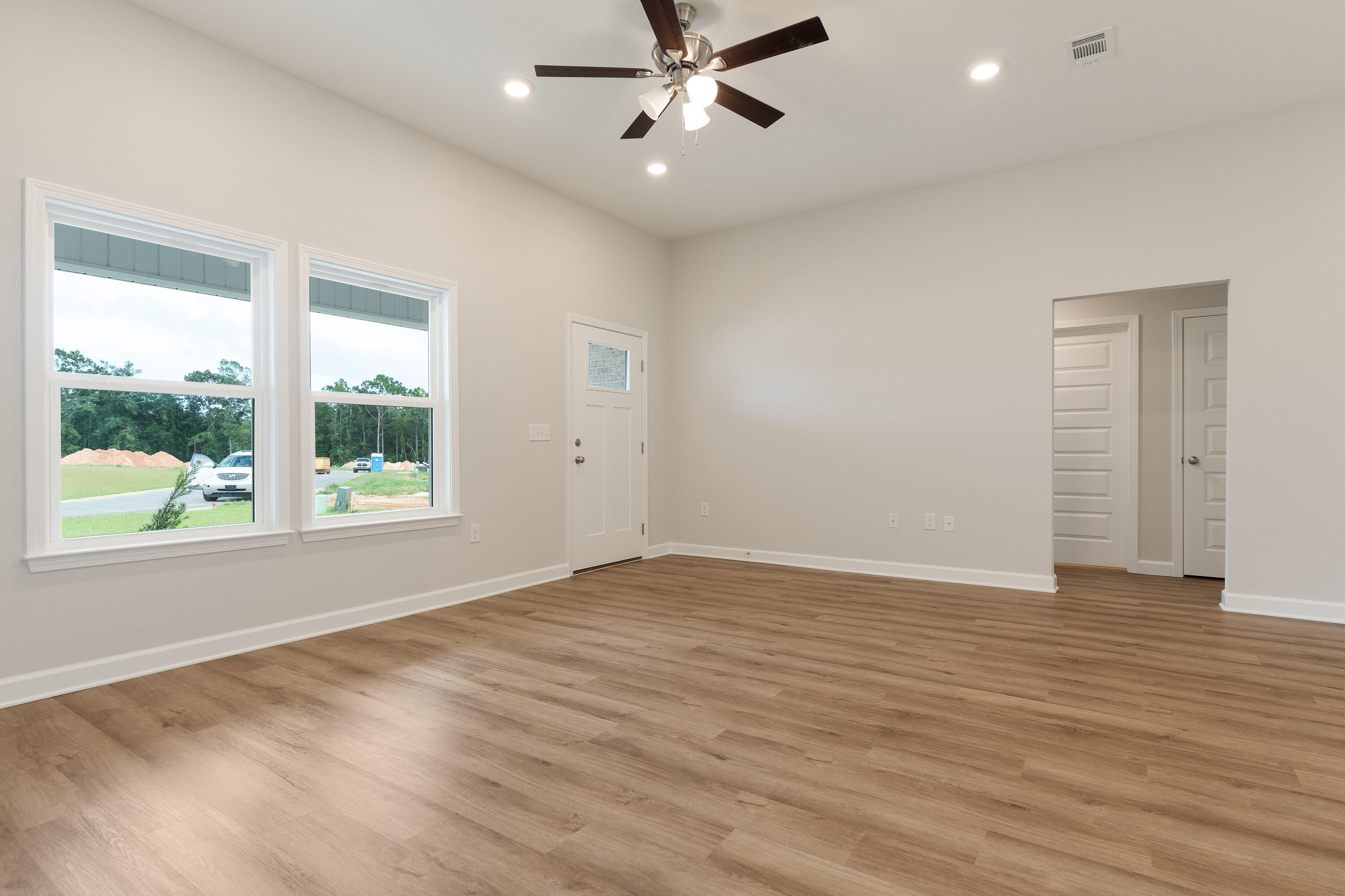 SOUTHERN DAY CHATEAU - Residential