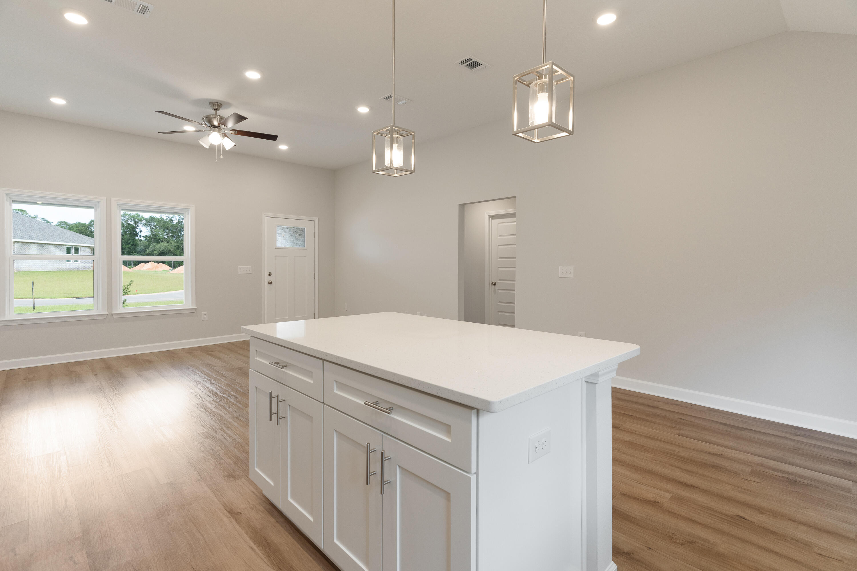 SOUTHERN DAY CHATEAU - Residential